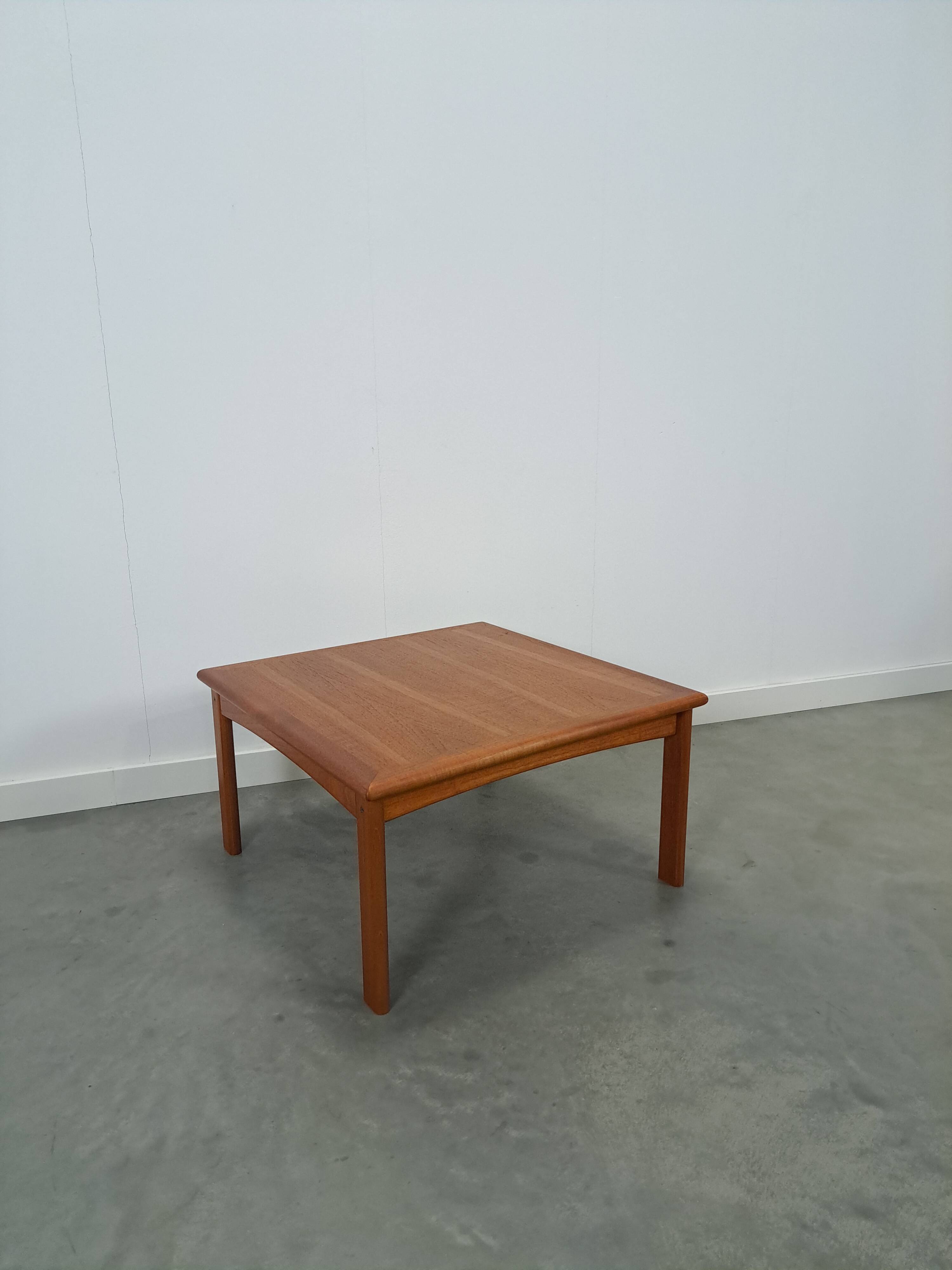 Table de salon en teck Deense vierkante Glostrup, nr, 4