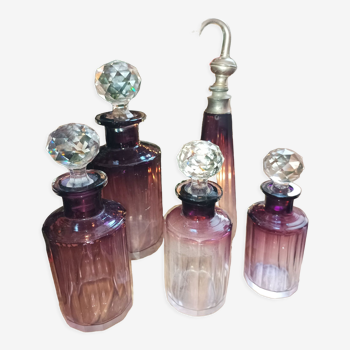 Lot de flacons de toilette en cristal Baccarat violet art deco