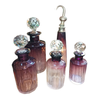 Lot de flacons de toilette en cristal Baccarat violet art deco