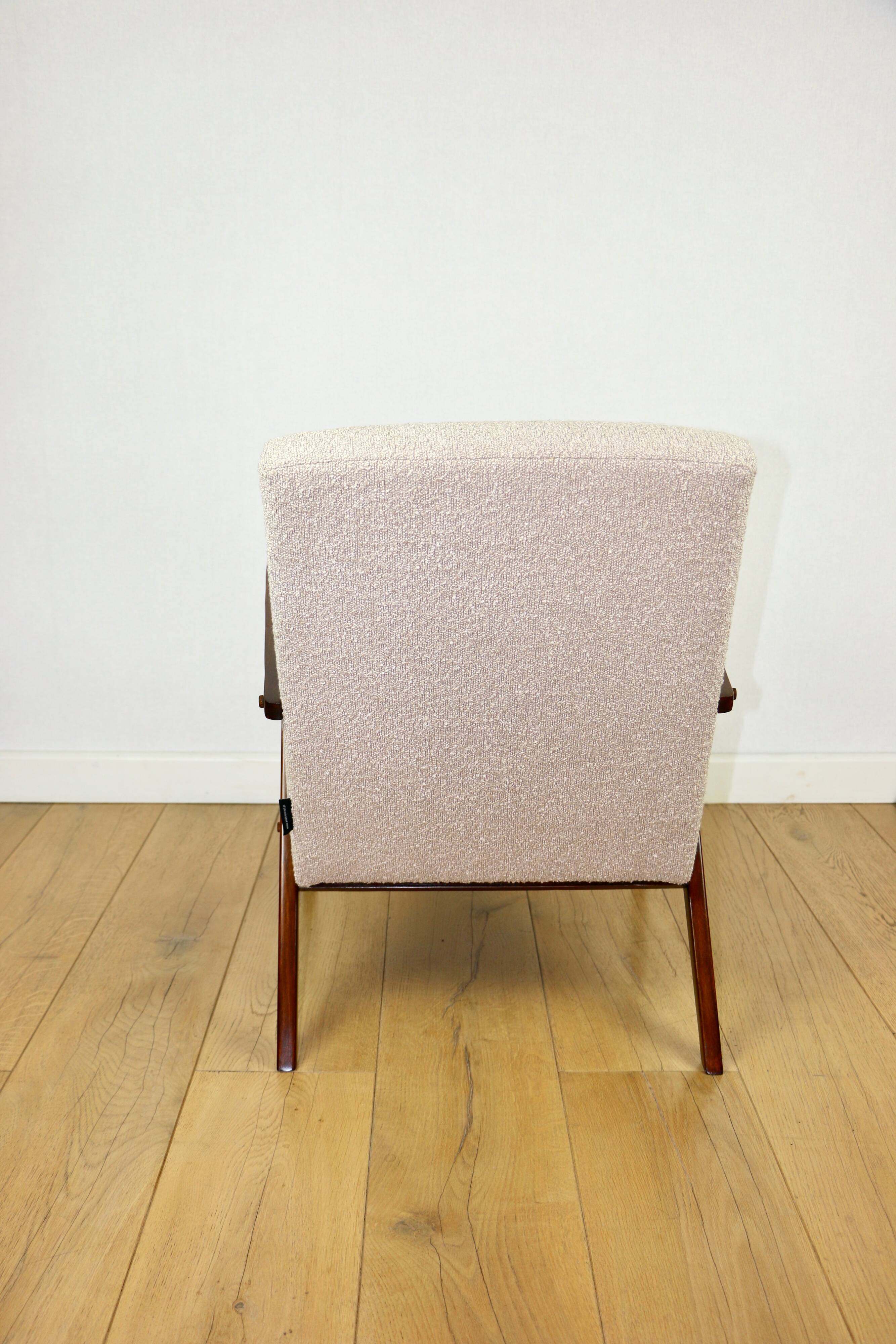 Vintage armchair B-310 VAR beige boucle dark structural wood 1970s - 2 pieces available