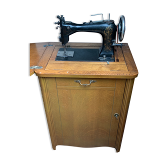 Singer sewing machine