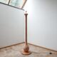 Lampadaire en marbre rose