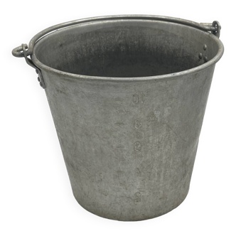 Aluminum bucket