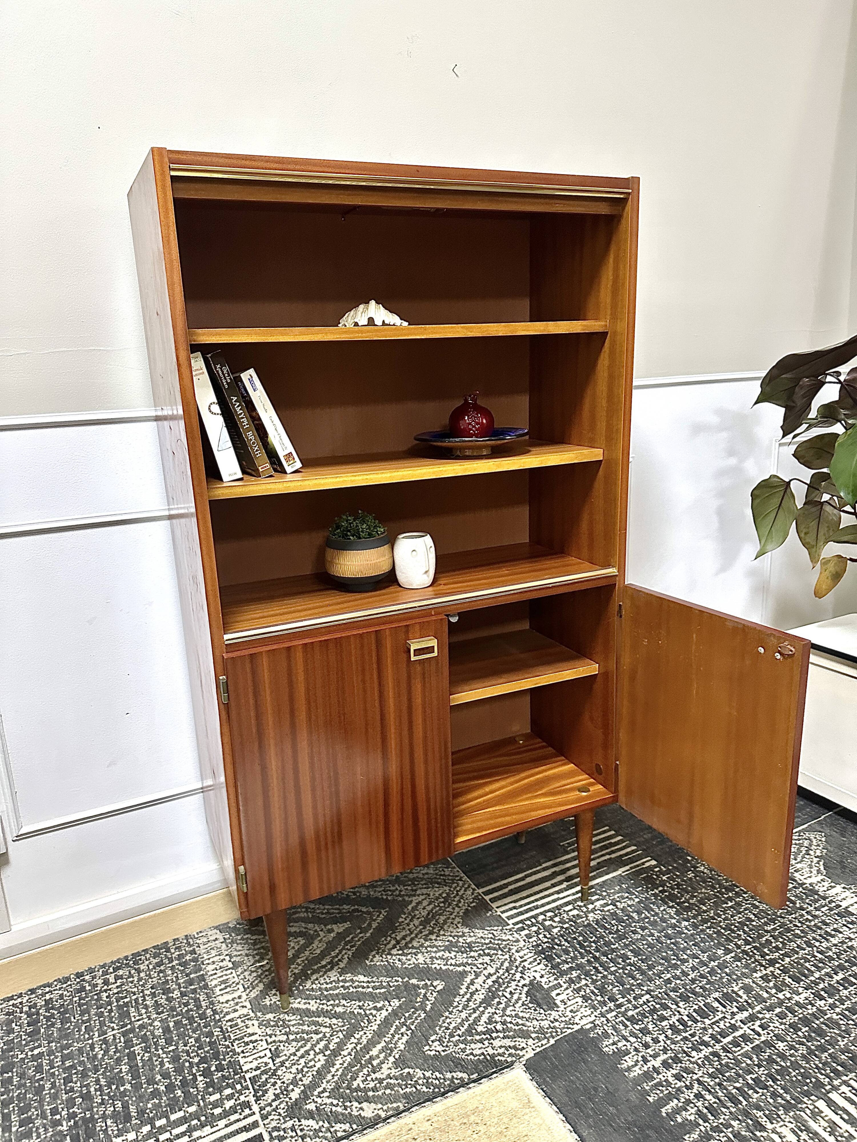 Vintage bookcase / showcase