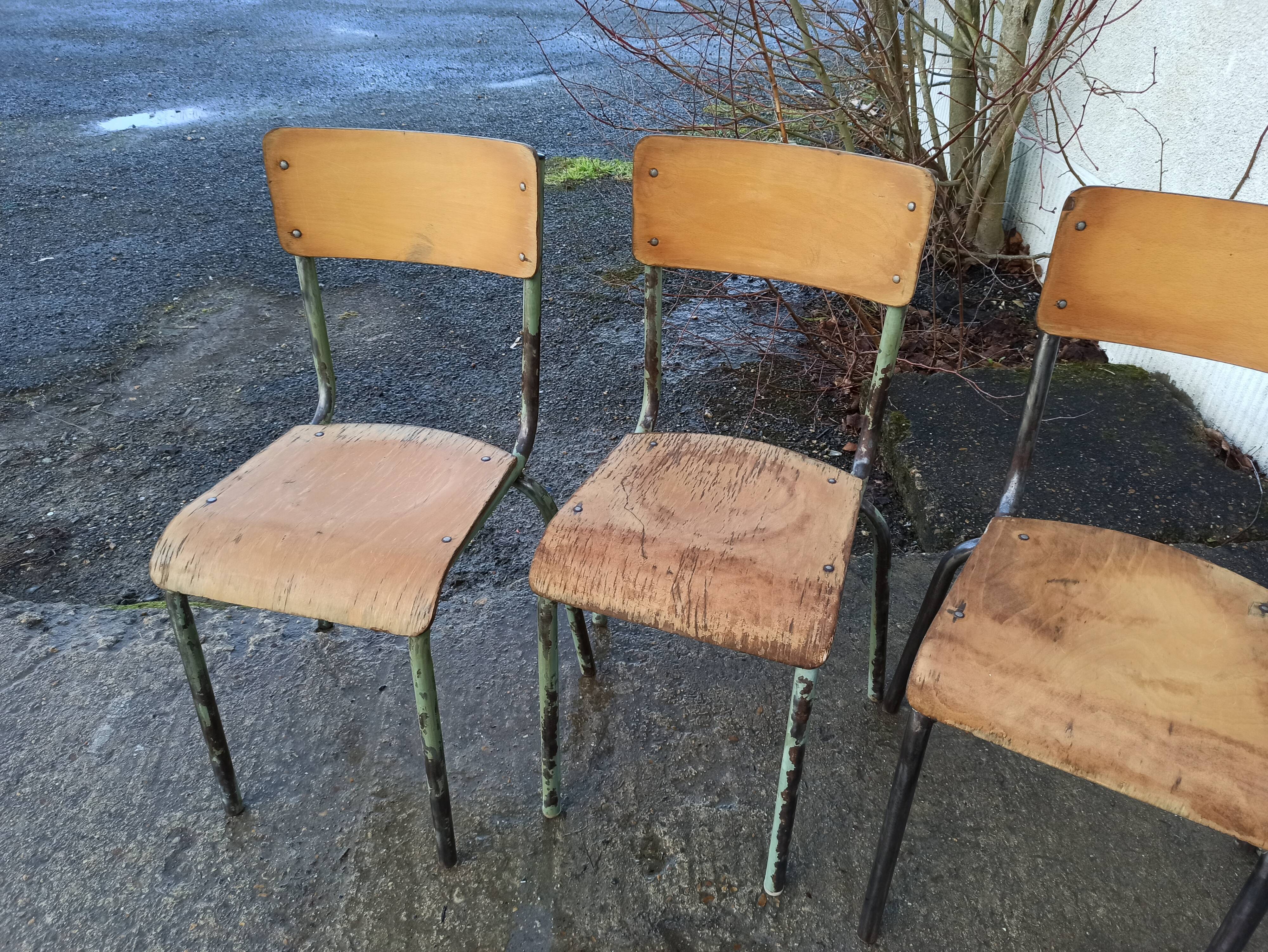 Lot of Mullca-type chairs