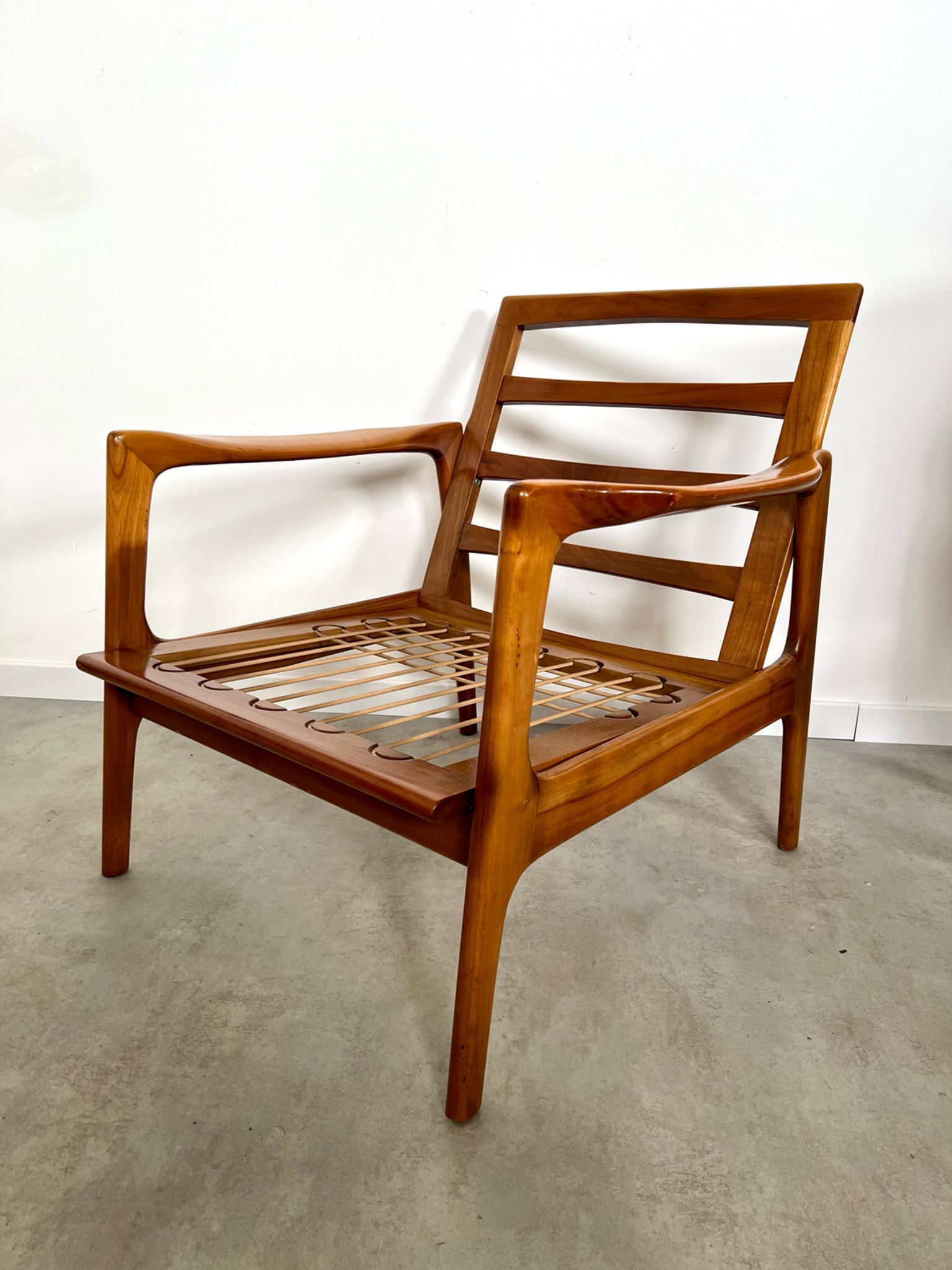 Lot armchairs and sofa 60 years Scandinavian design in vintage blond teak