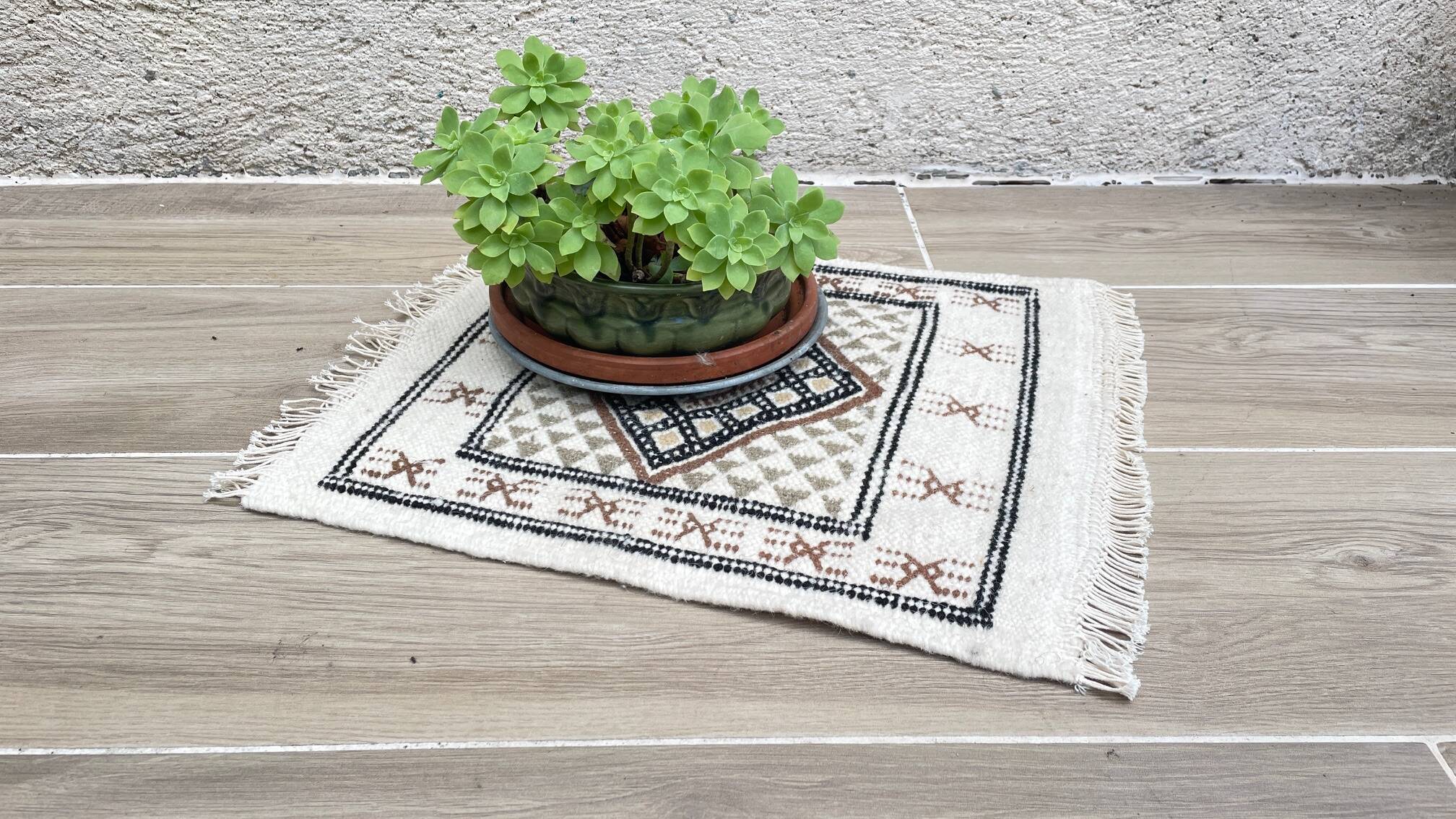 Vintage pure wool kilim rug