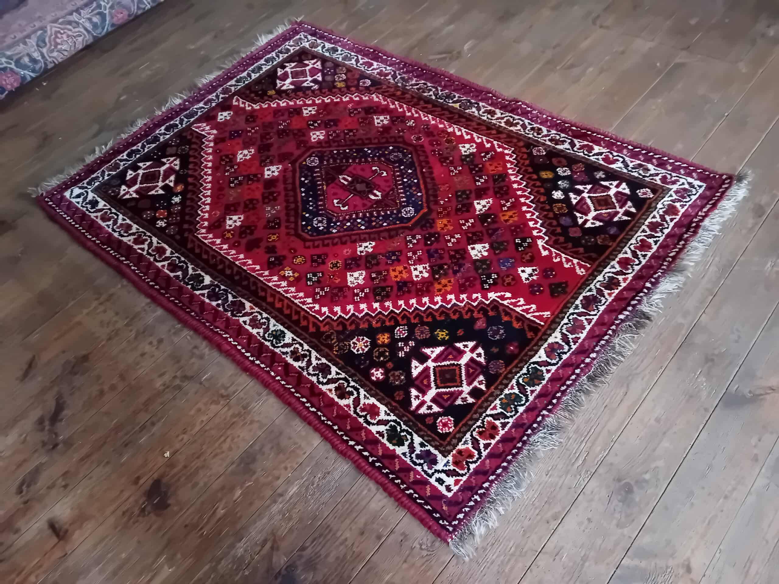 Handmade Persian Qashqai Rug 156x115cm