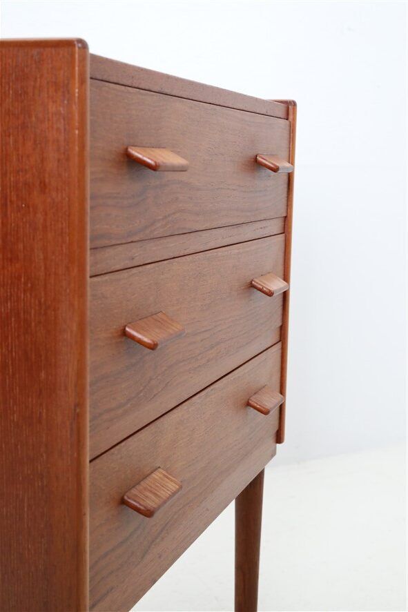Rare teak chest of drawers by Carl Aage Skov for Munch Møbler / Mid-century Danish modern design / 1960s