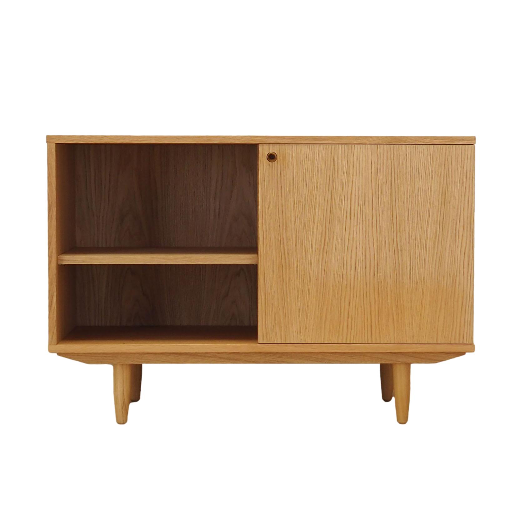 Buffet en chêne, design danois, années 1990, production: Danemark