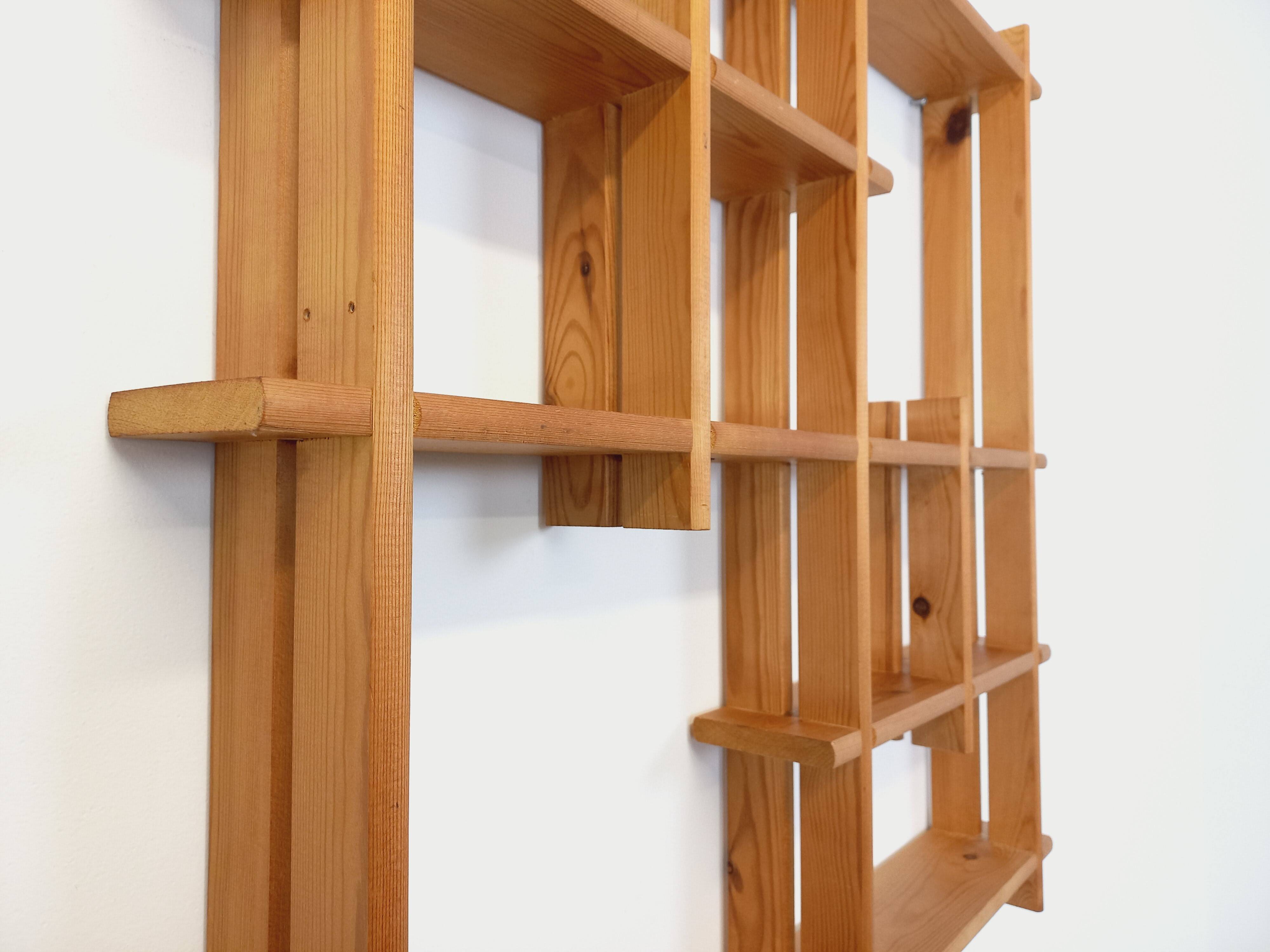 Vintage pine wall shelf, from the 80s