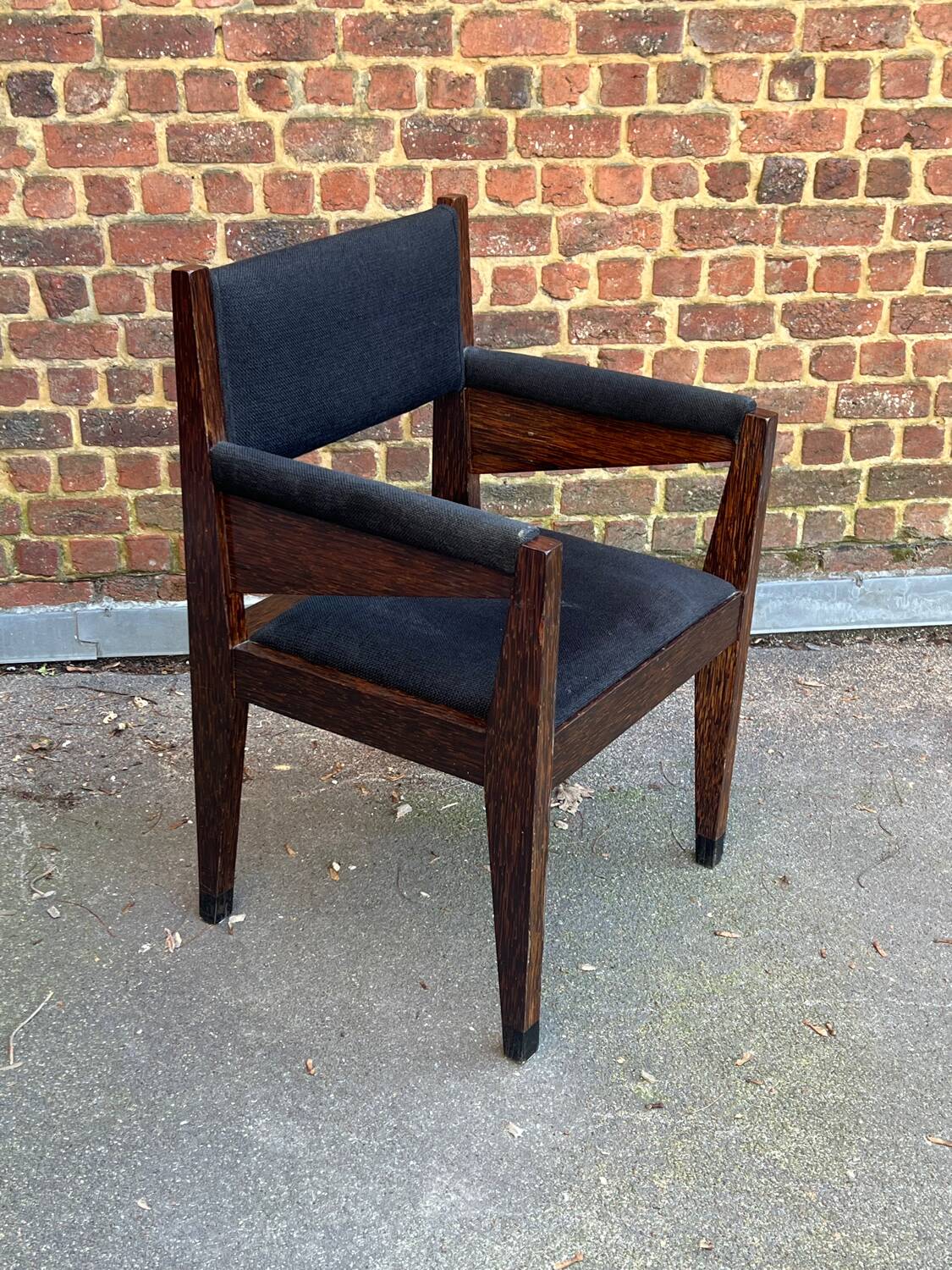 Vintage Armchair from the 70s/80s in wenge with black fabric, handmade.