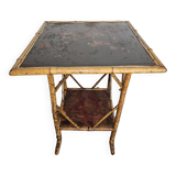 table en bois style bambou avec décor asiatique