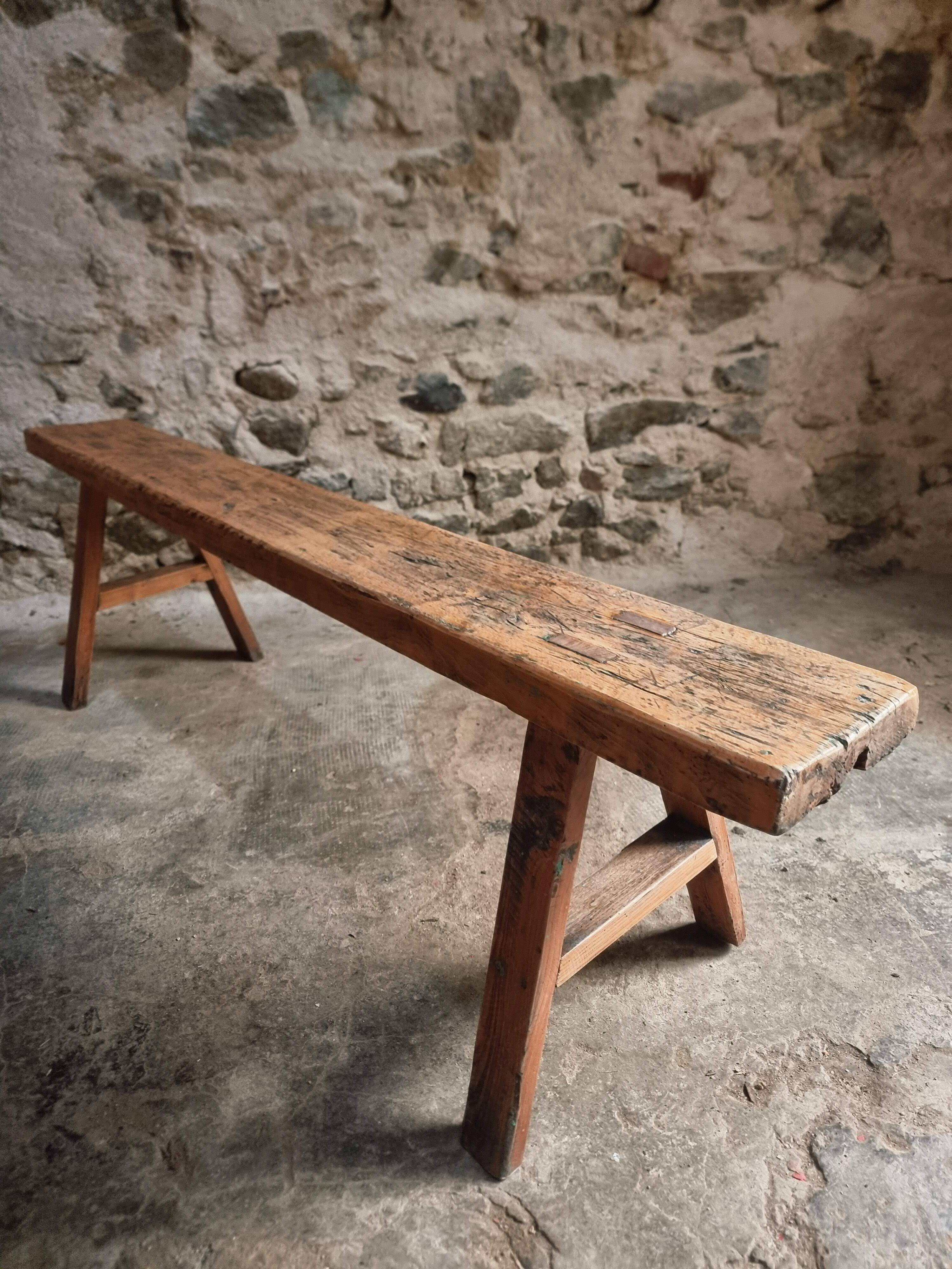 Rustic old wooden bench – Early 20th century – Seat in solid pine and base in chestnut