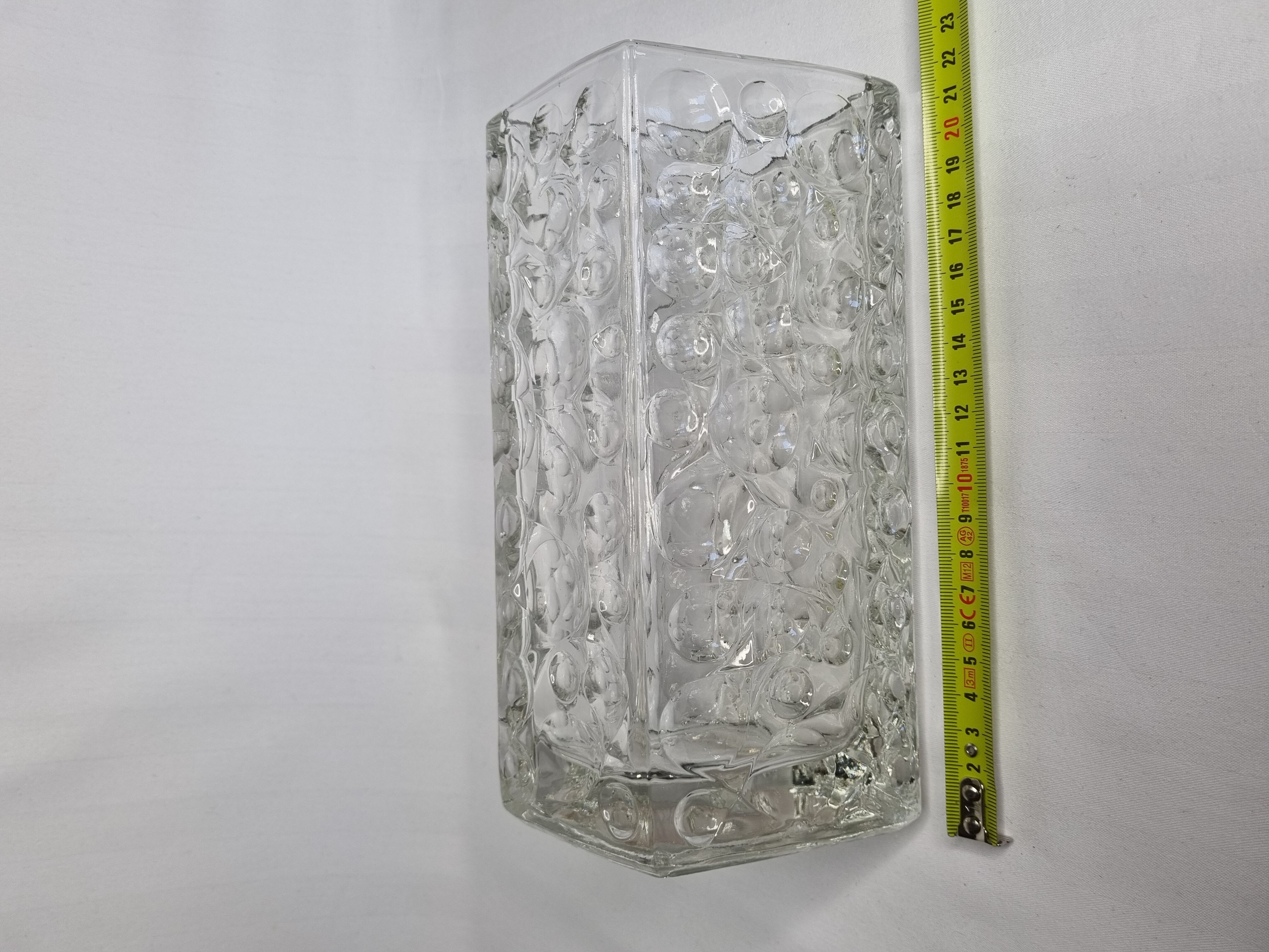 Textured vintage glass vase, 21 cm