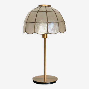 Table lamp with a vintage mother-of-pearl lampshade set