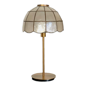 Table lamp with a vintage mother-of-pearl lampshade set