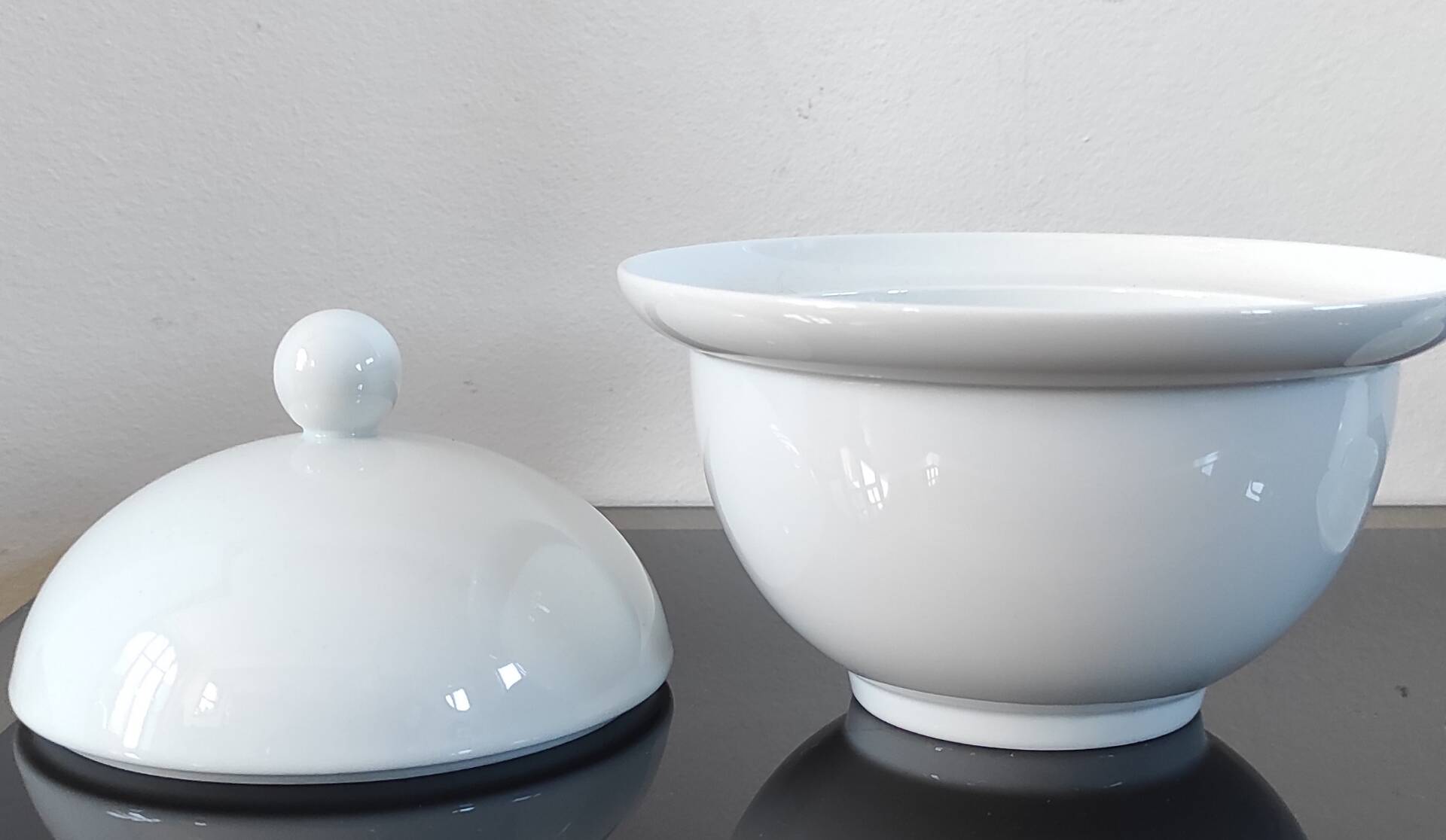 Ensemble de table vintage en porcelaine blanche