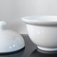 Ensemble de table vintage en porcelaine blanche
