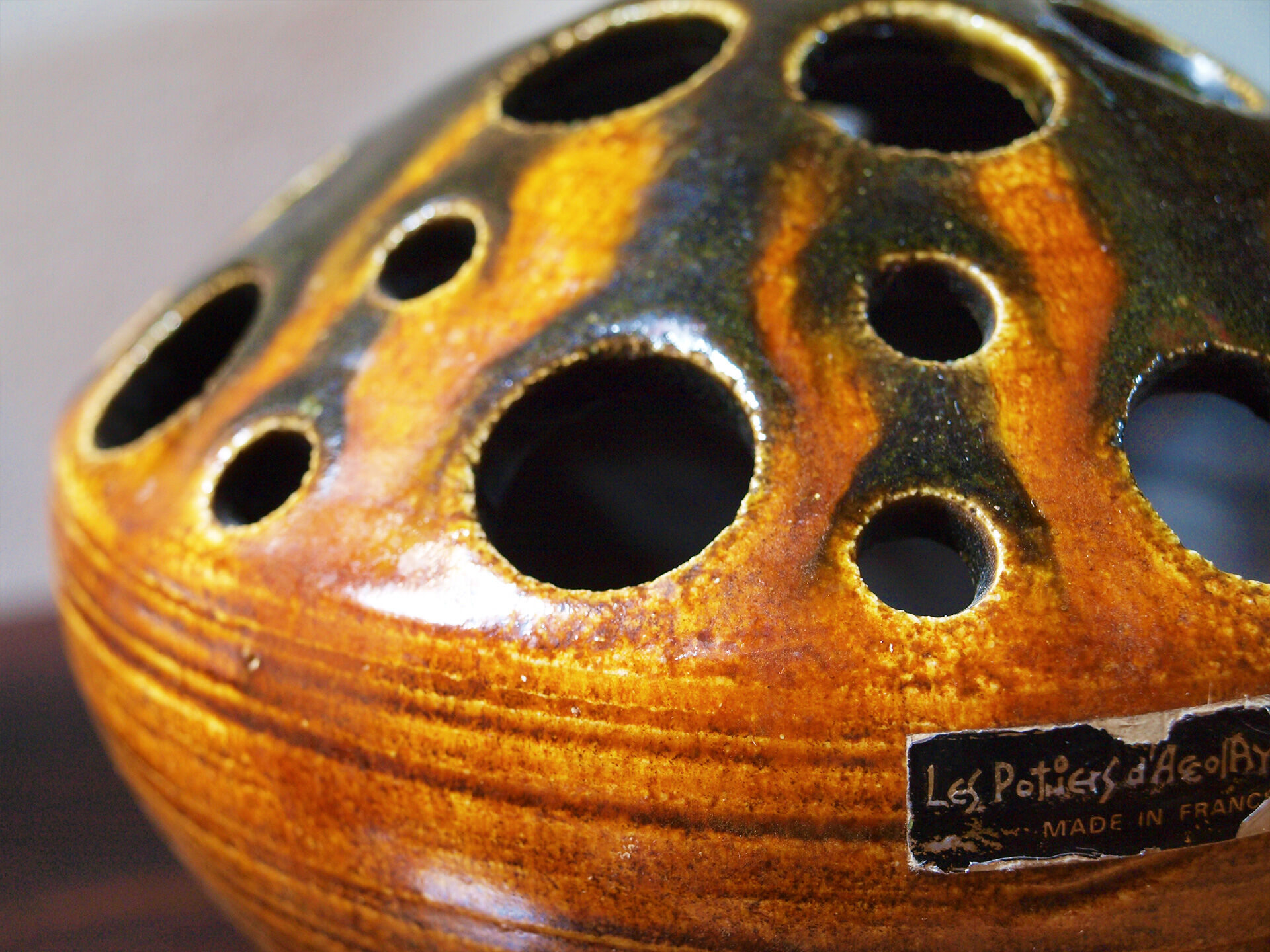 Ceramic flower-picnic vase of the potters of Accolay