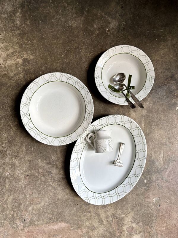 Grand plat rond creux Christian Dior en faïence italienne