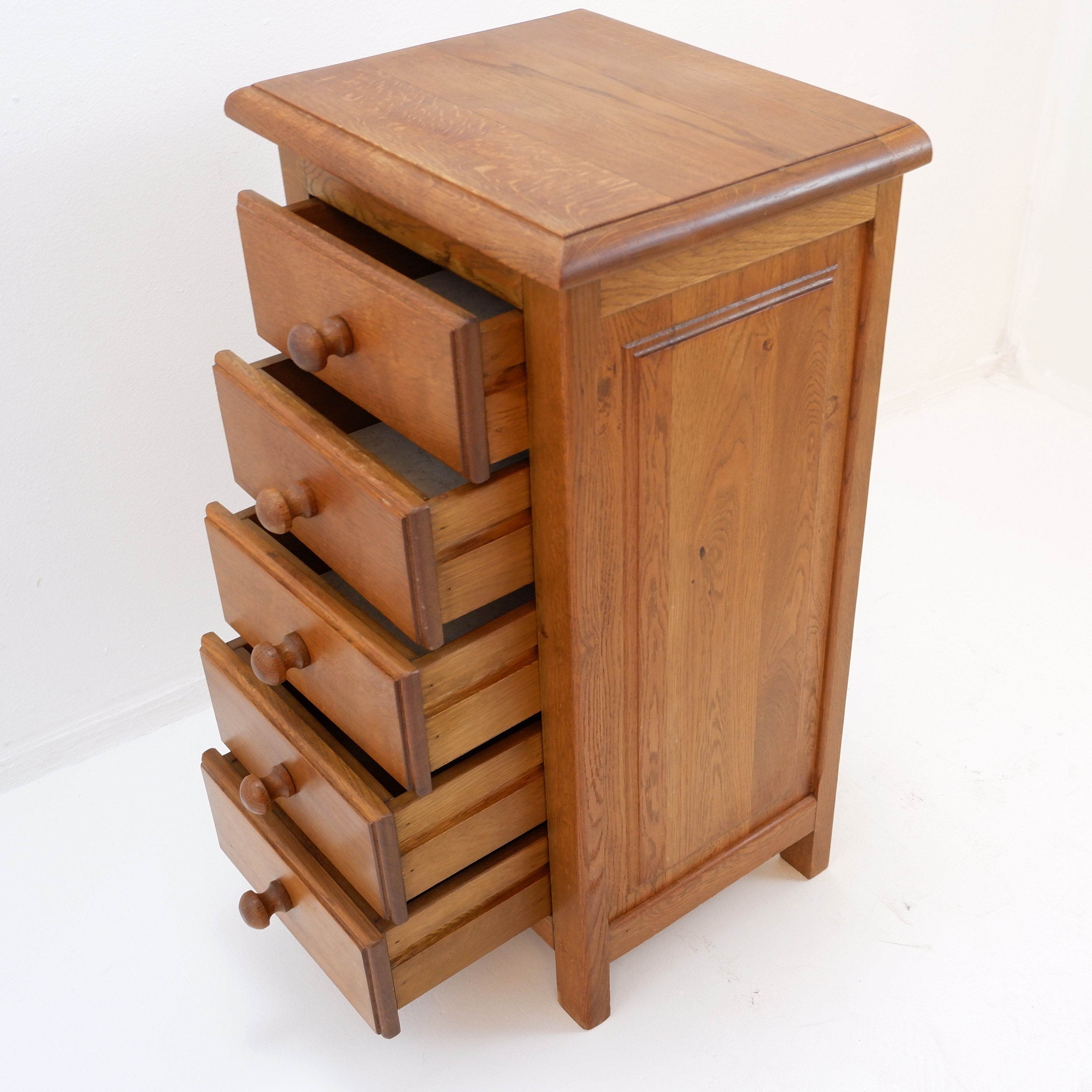 Chiffonnier / commode en bois massif avec 5 tiroirs
