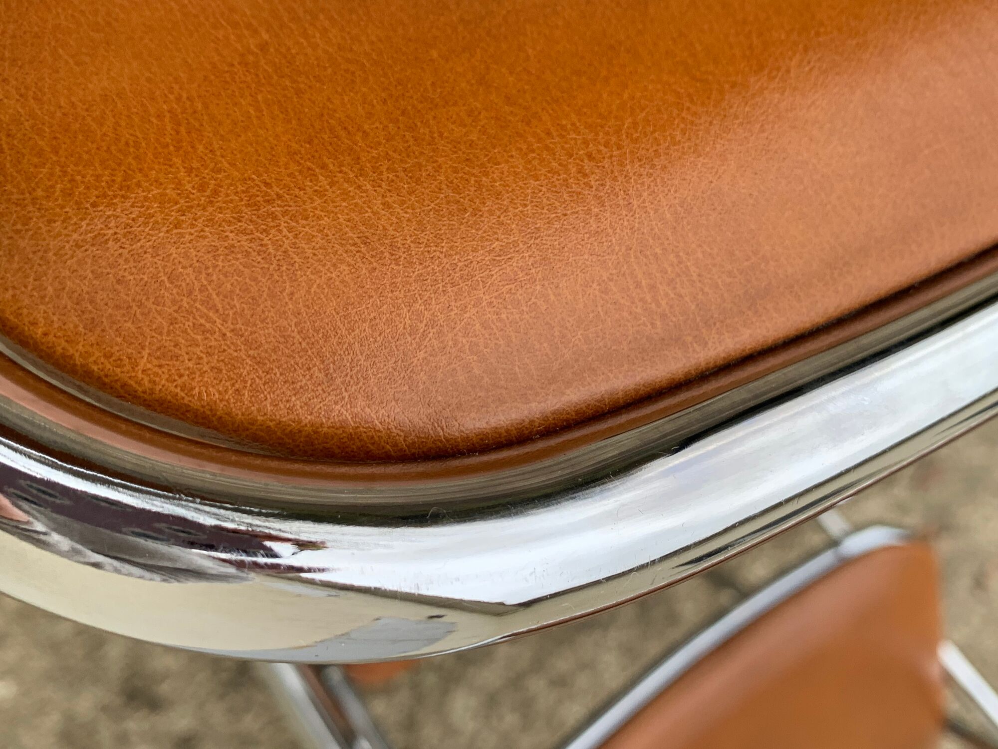 4 folding chairs chromed metal and Skaï fawn 1970