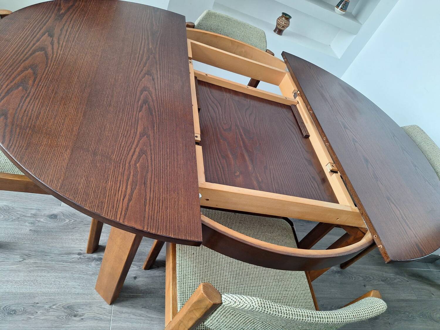 Table and its 6 vintage elm chairs, Scandinavian design furniture.