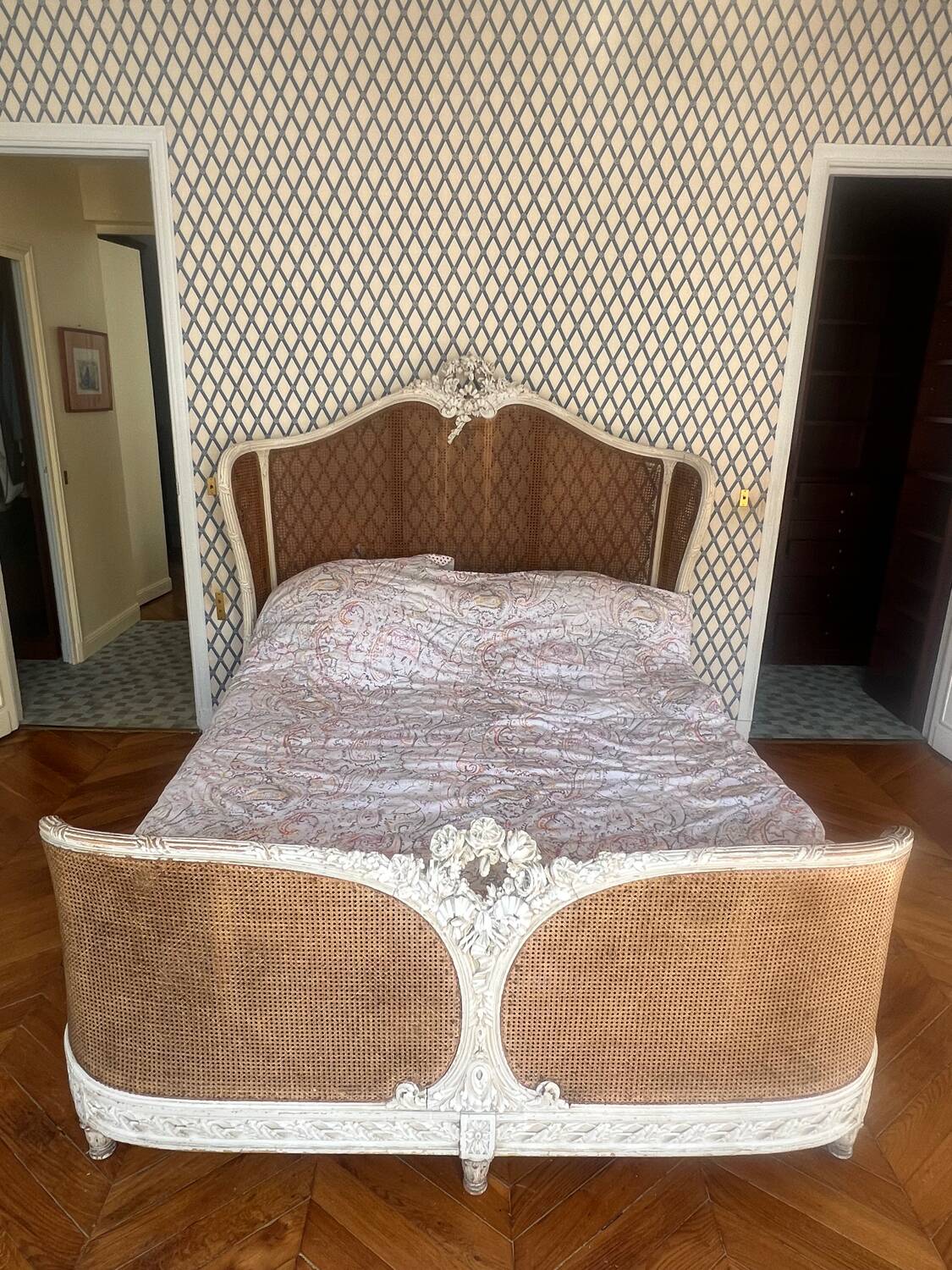 Louis XV cane bed