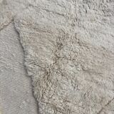 White Moroccan shaggy wool rug