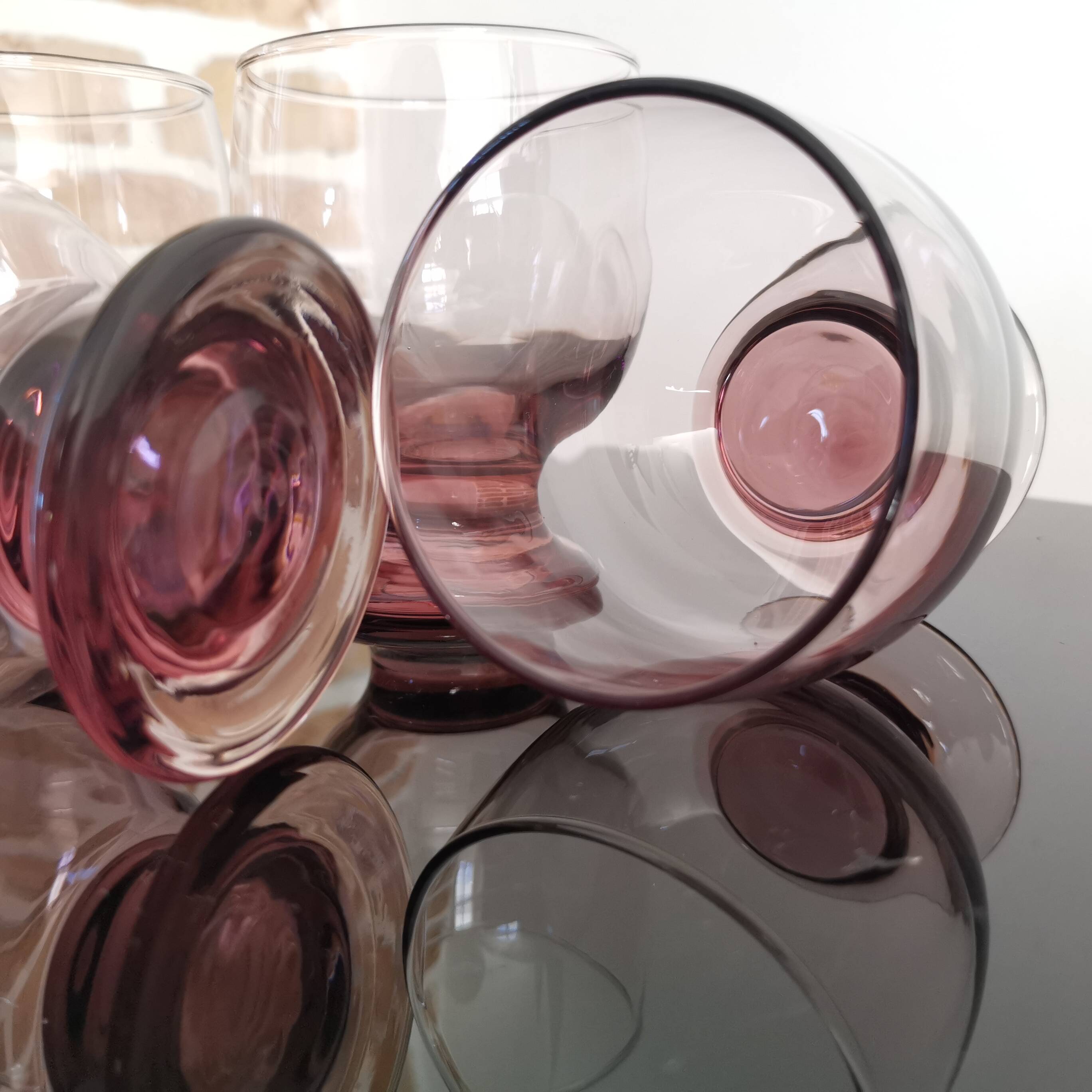 4 Art Deco red wine glasses in purple glass from the 70s