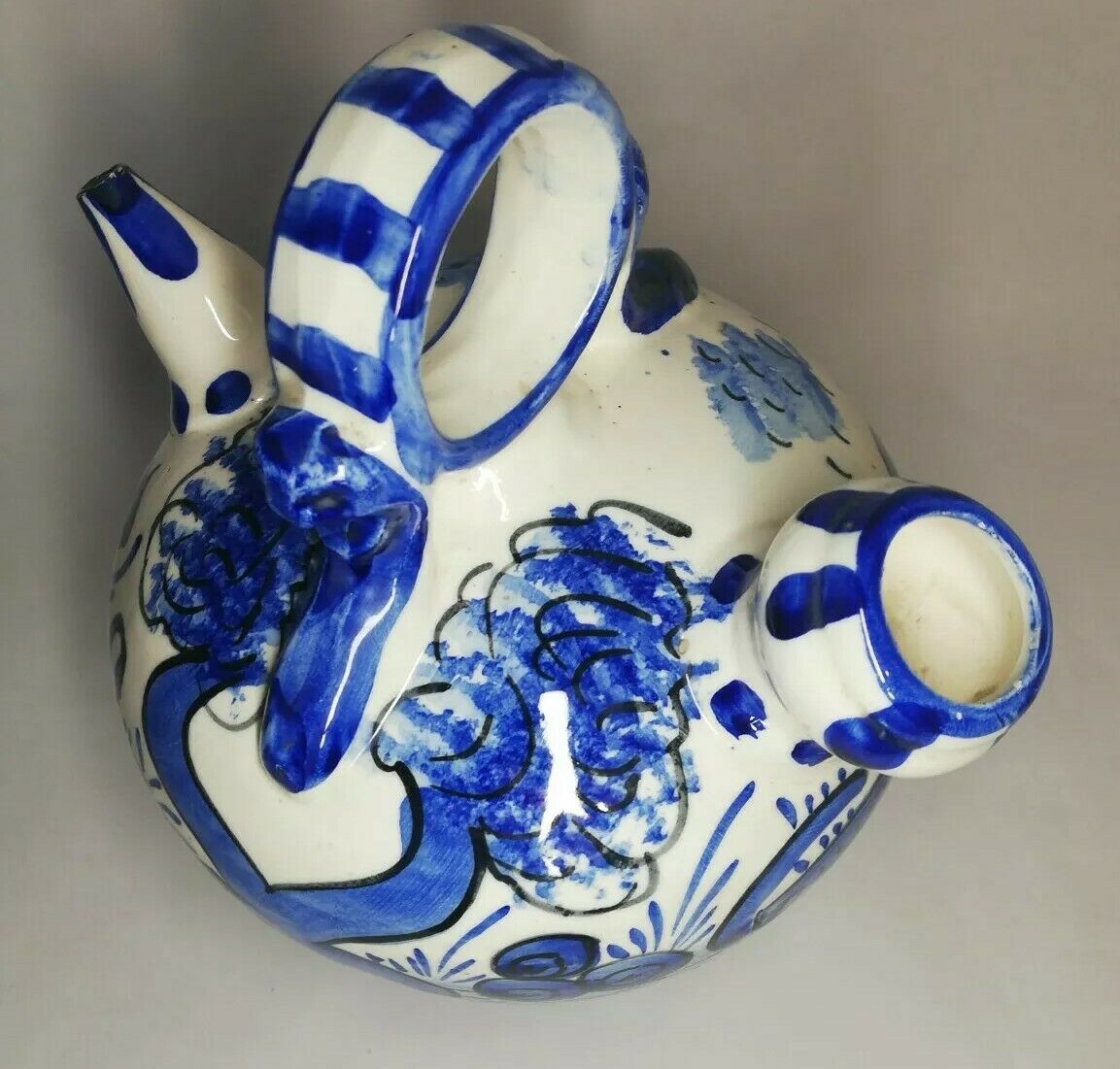 Blue gurgling