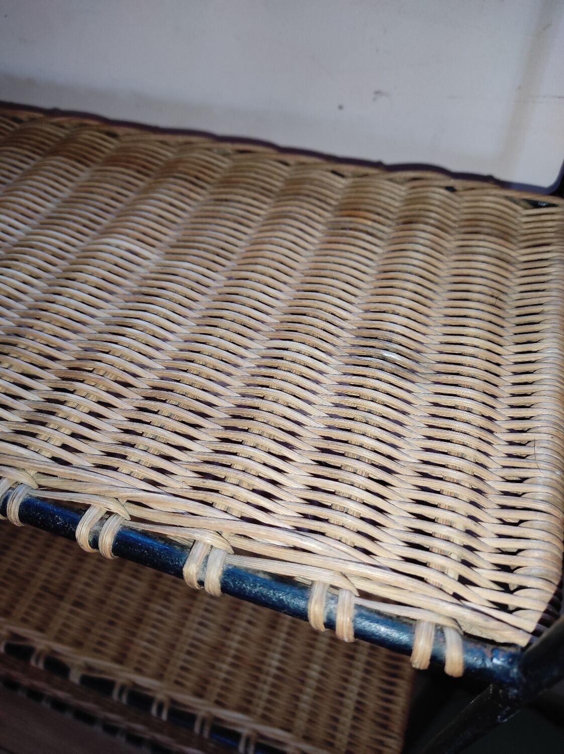 Rattan shelf and metal foot 50s