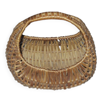 Small wicker banana basket