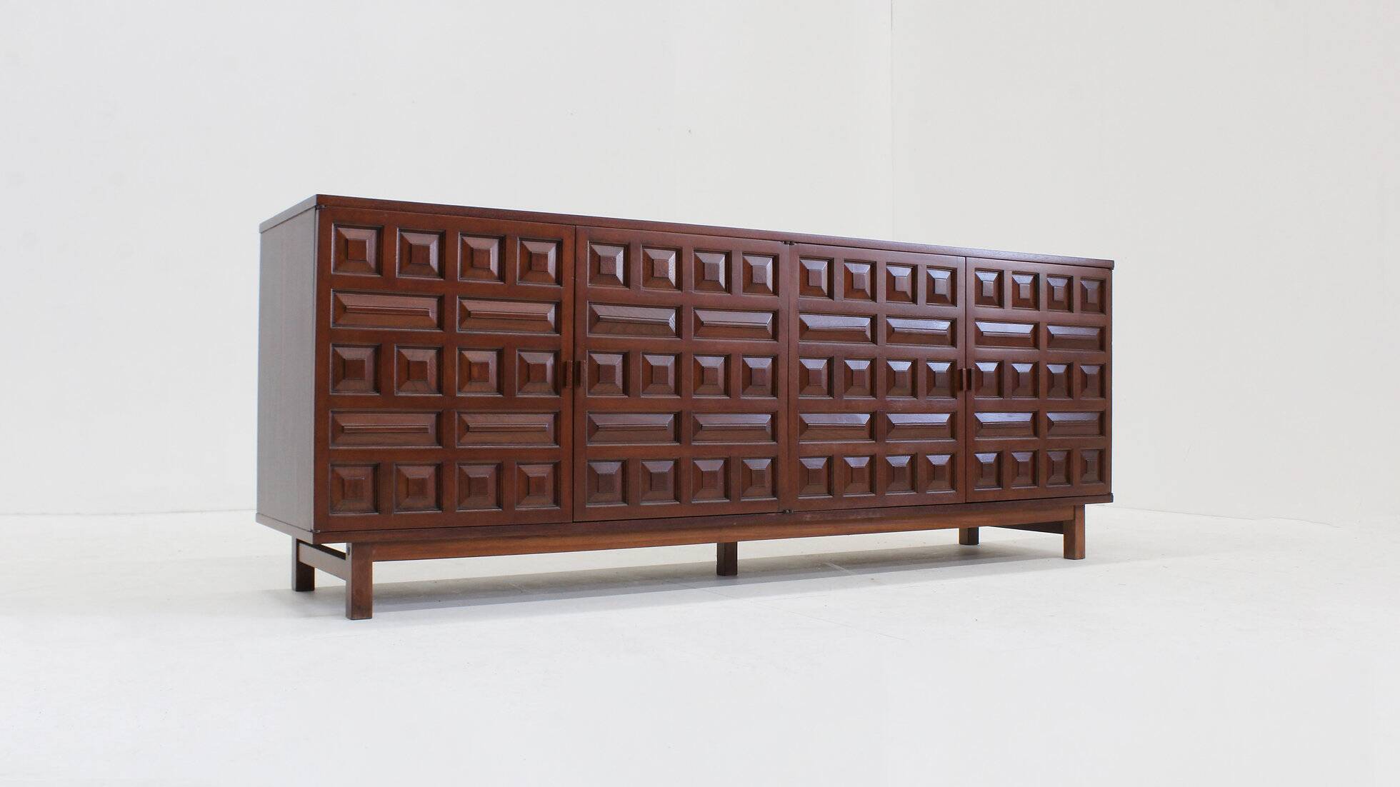 Buffet crédence brutaliste espagnol vintage des années 1970