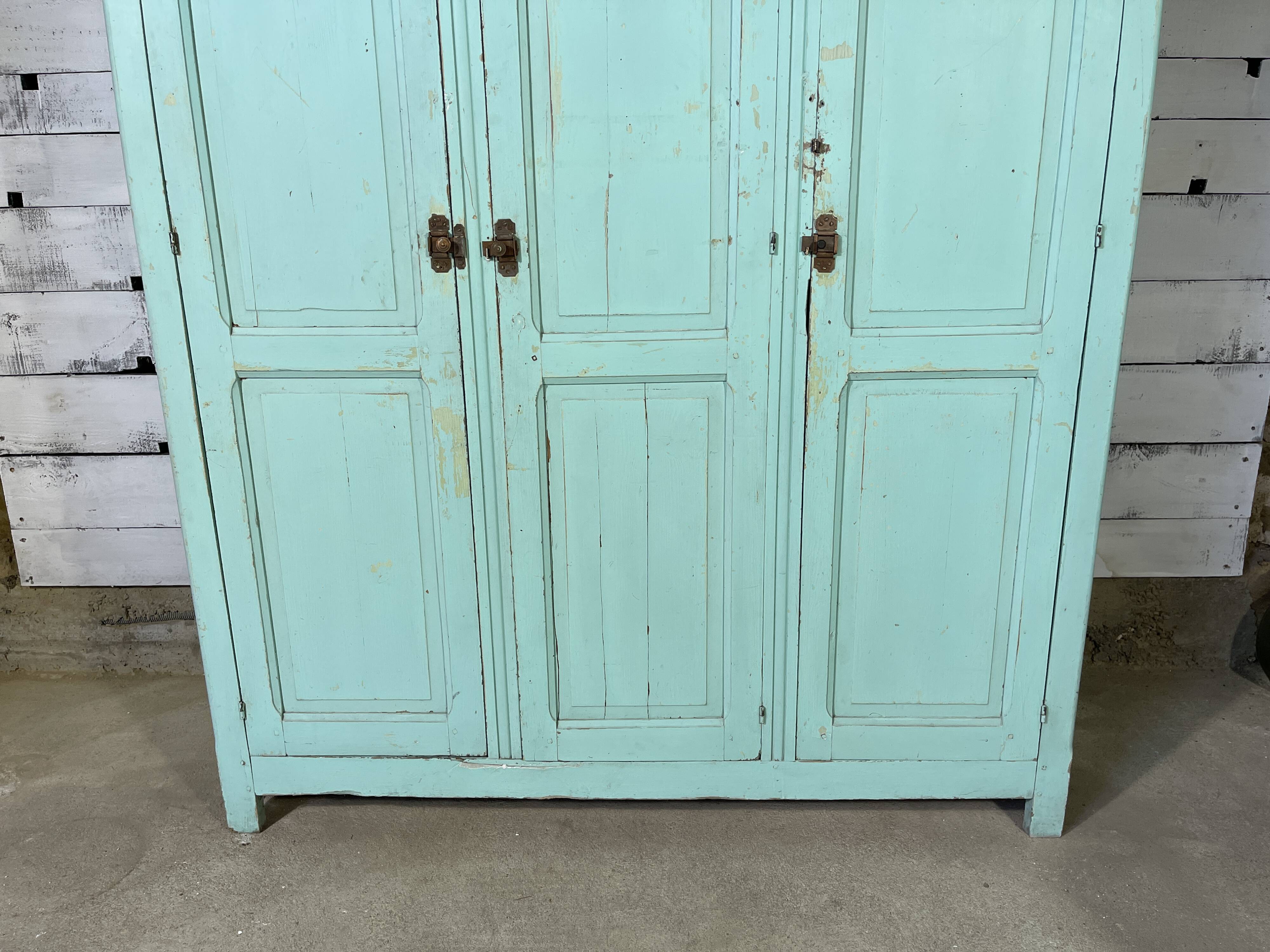 Wooden cloakroom 3 doors