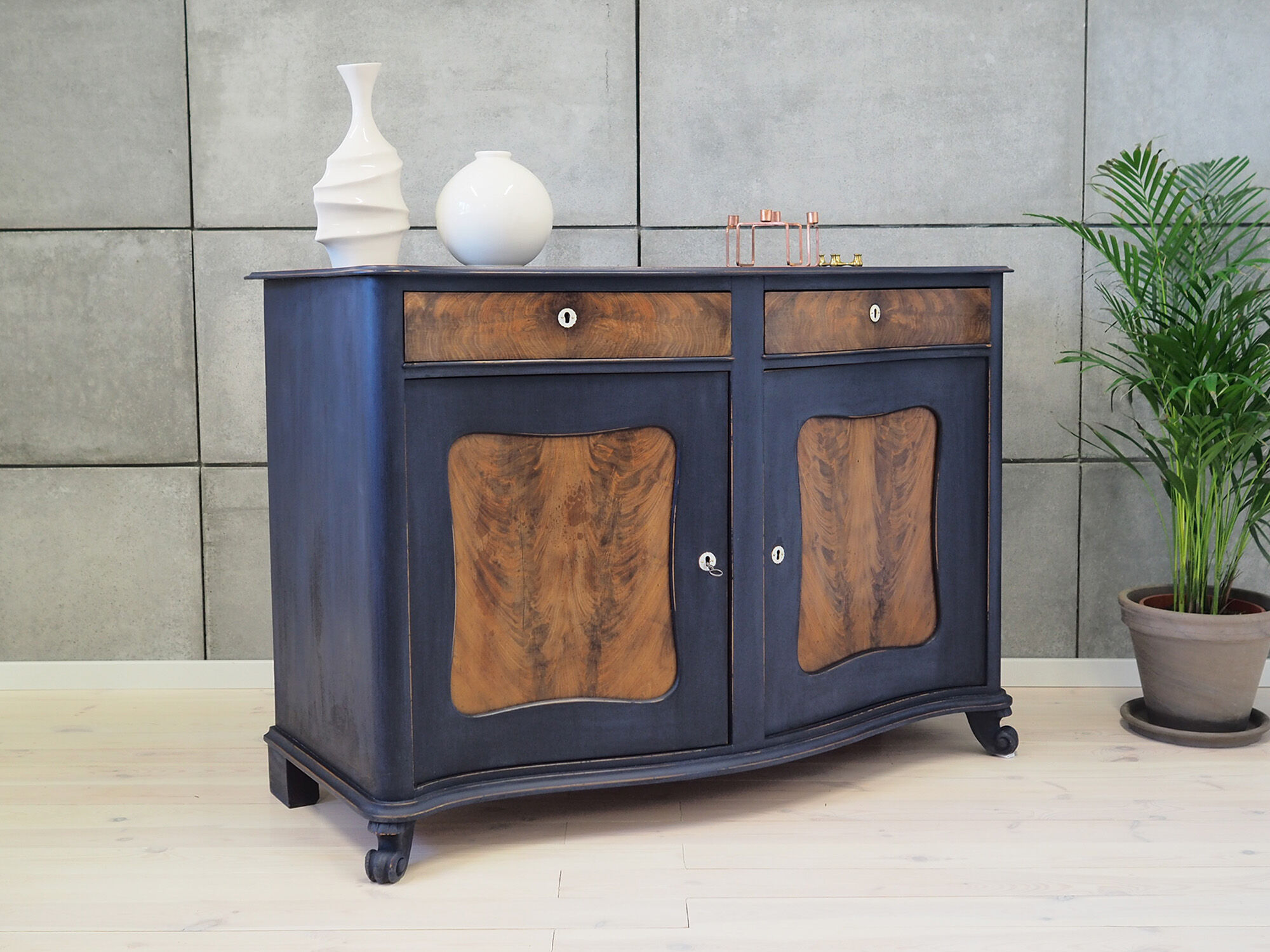 Shabby chic cabinet 40