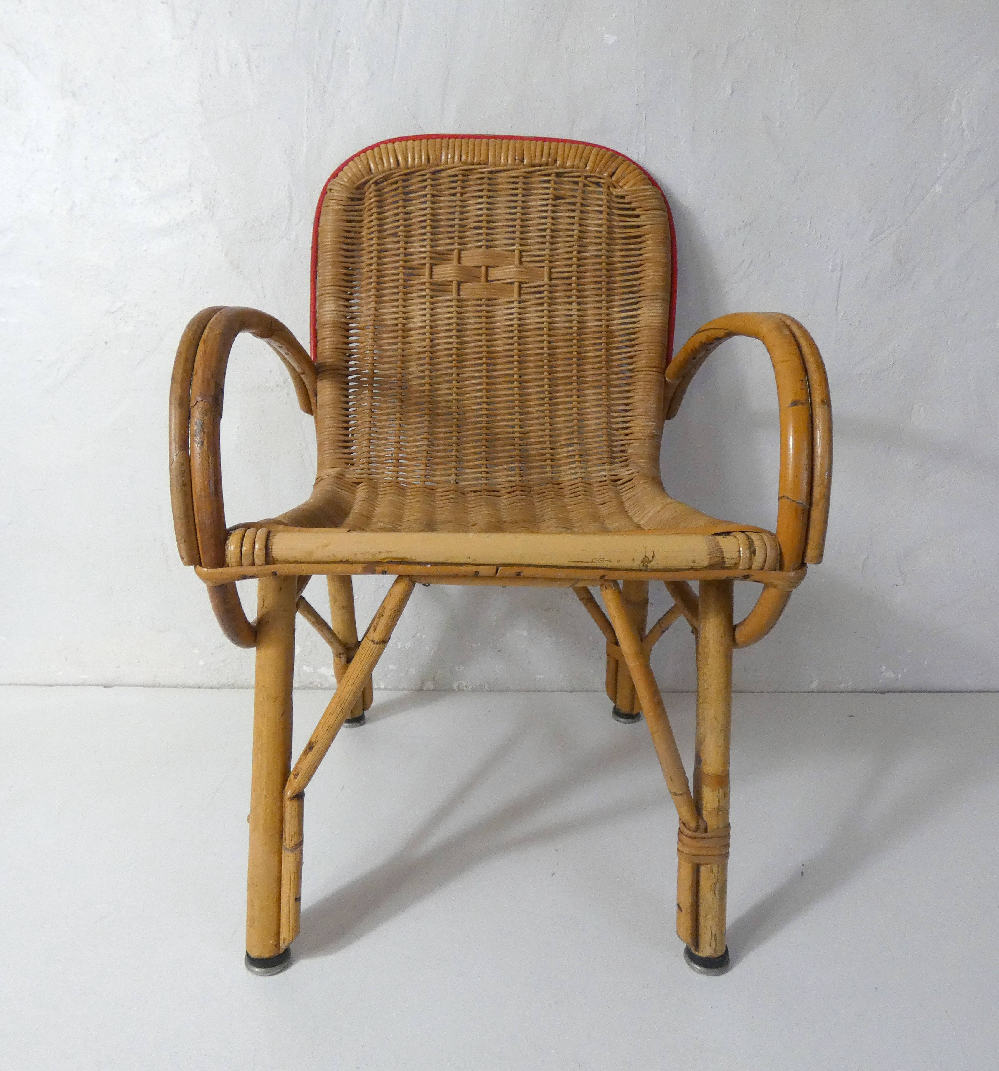Fauteuil en rotin pour enfant
