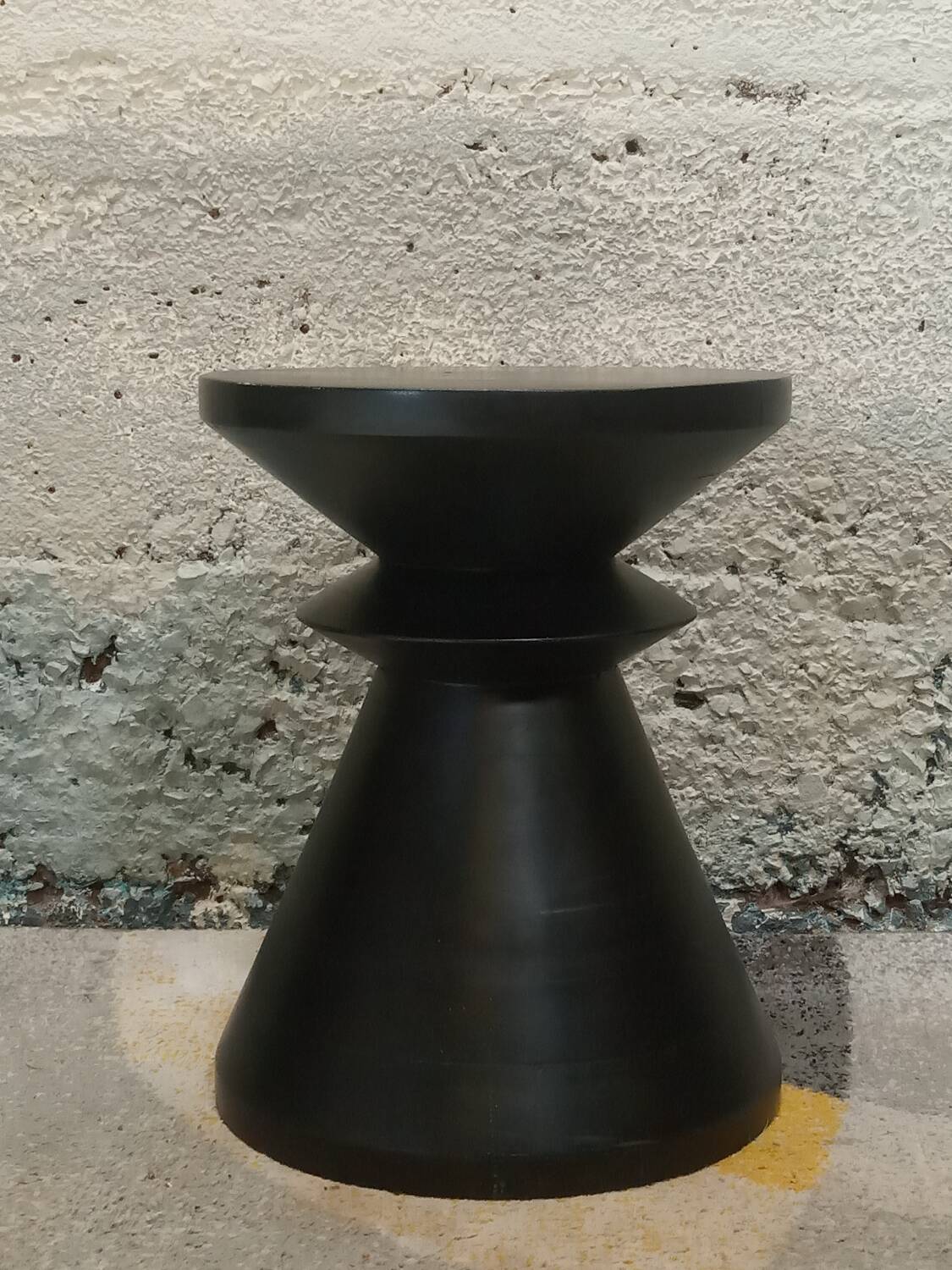 Tabouret en bois massif