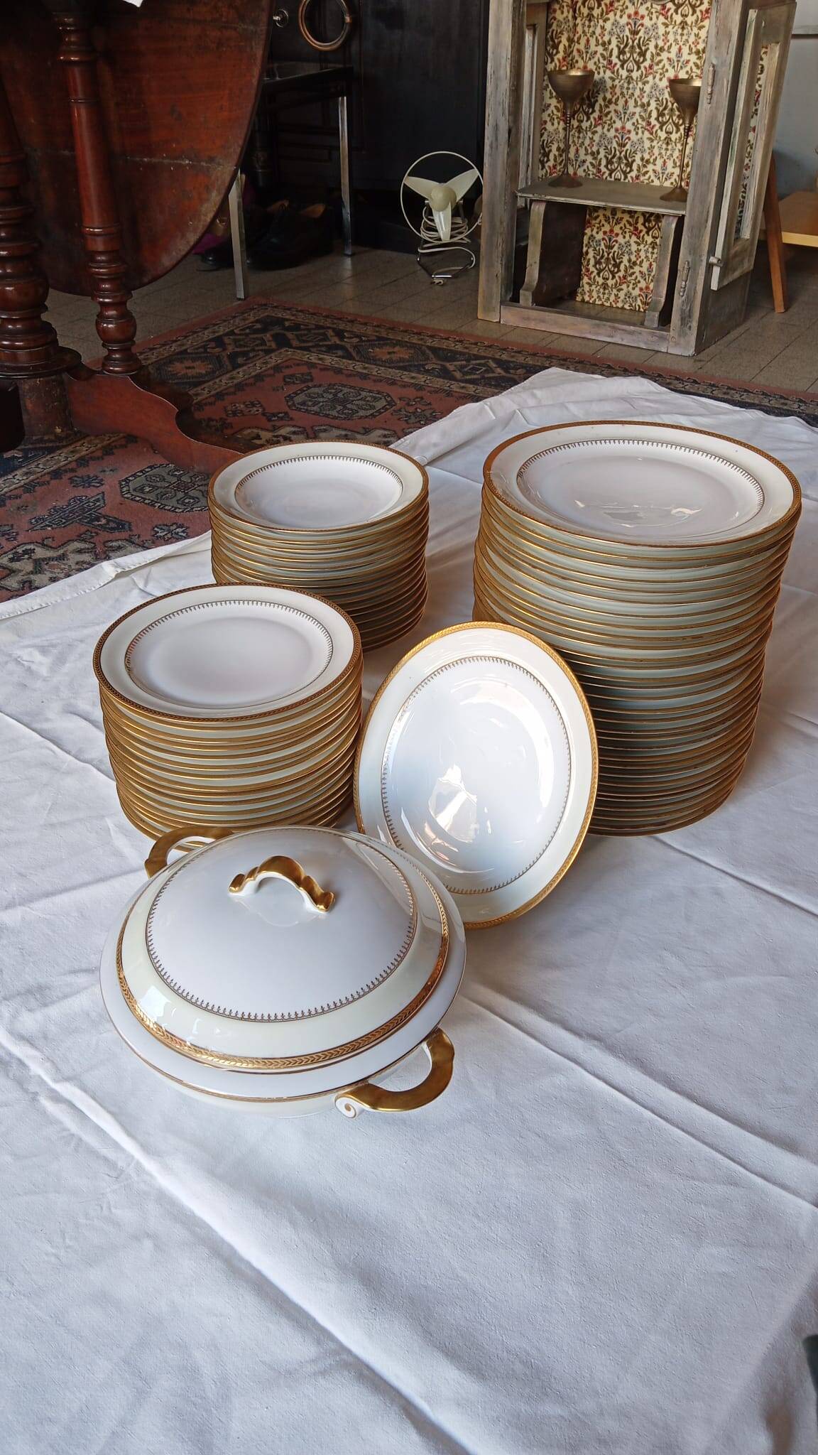 Chastagner Limoges porcelain dinner service, 1930s