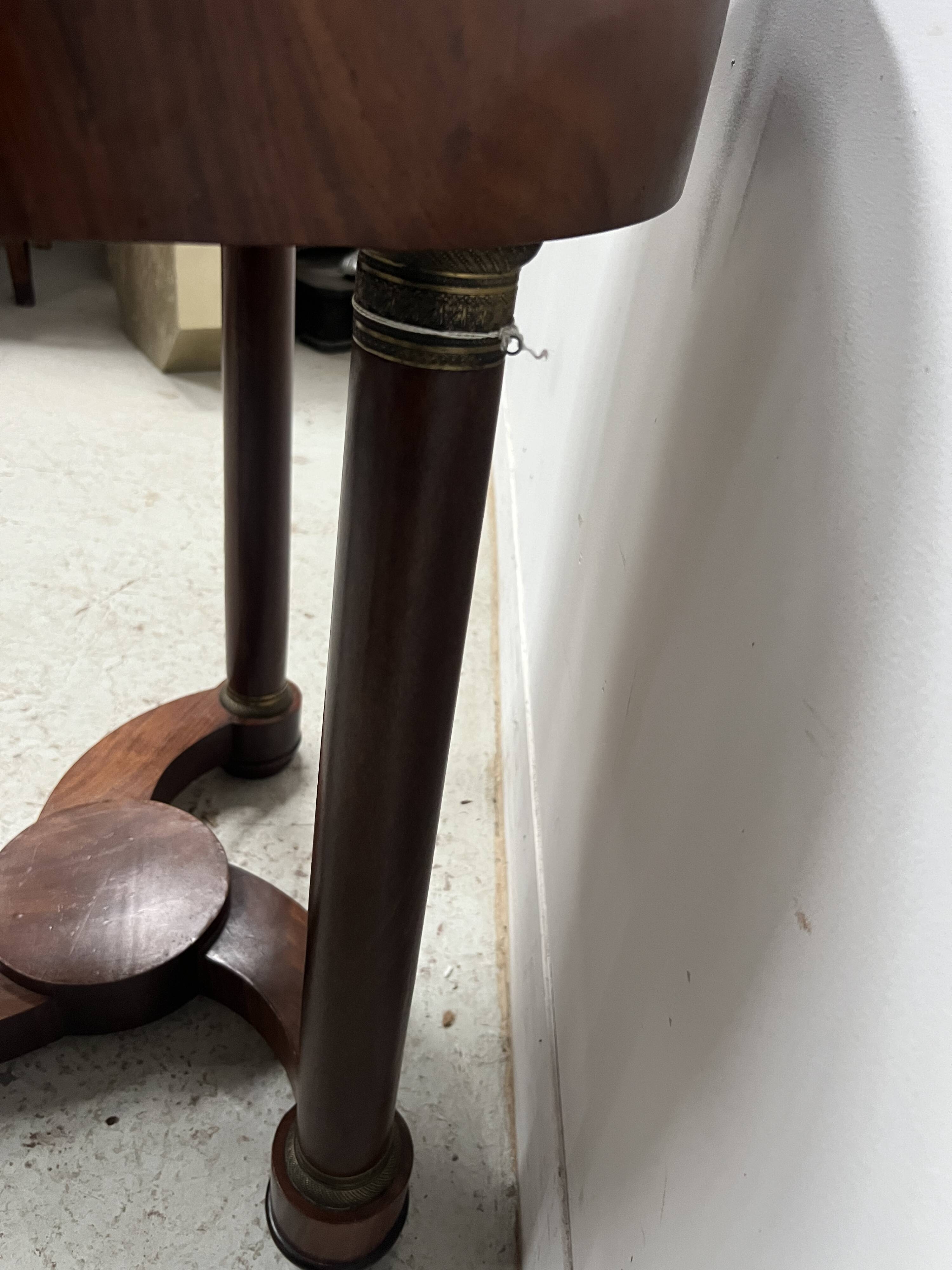 Round Empire-style side table in mahogany and veneer, 20th century