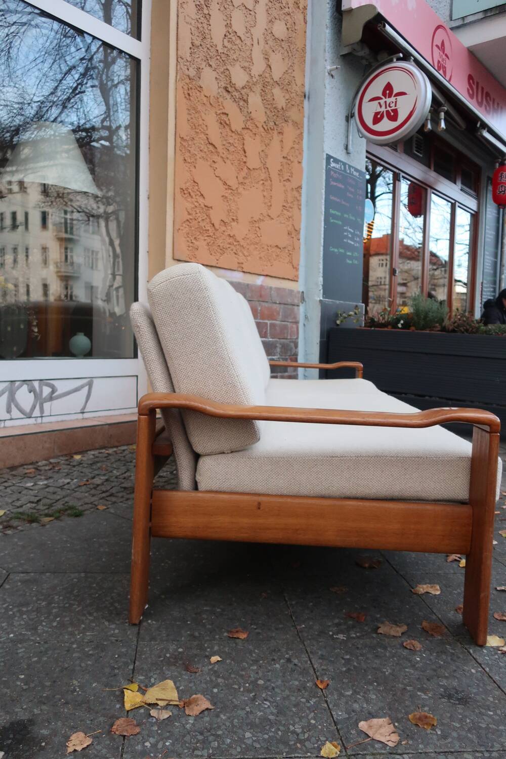 Scandinavian sofa in oak and wool from the 60s