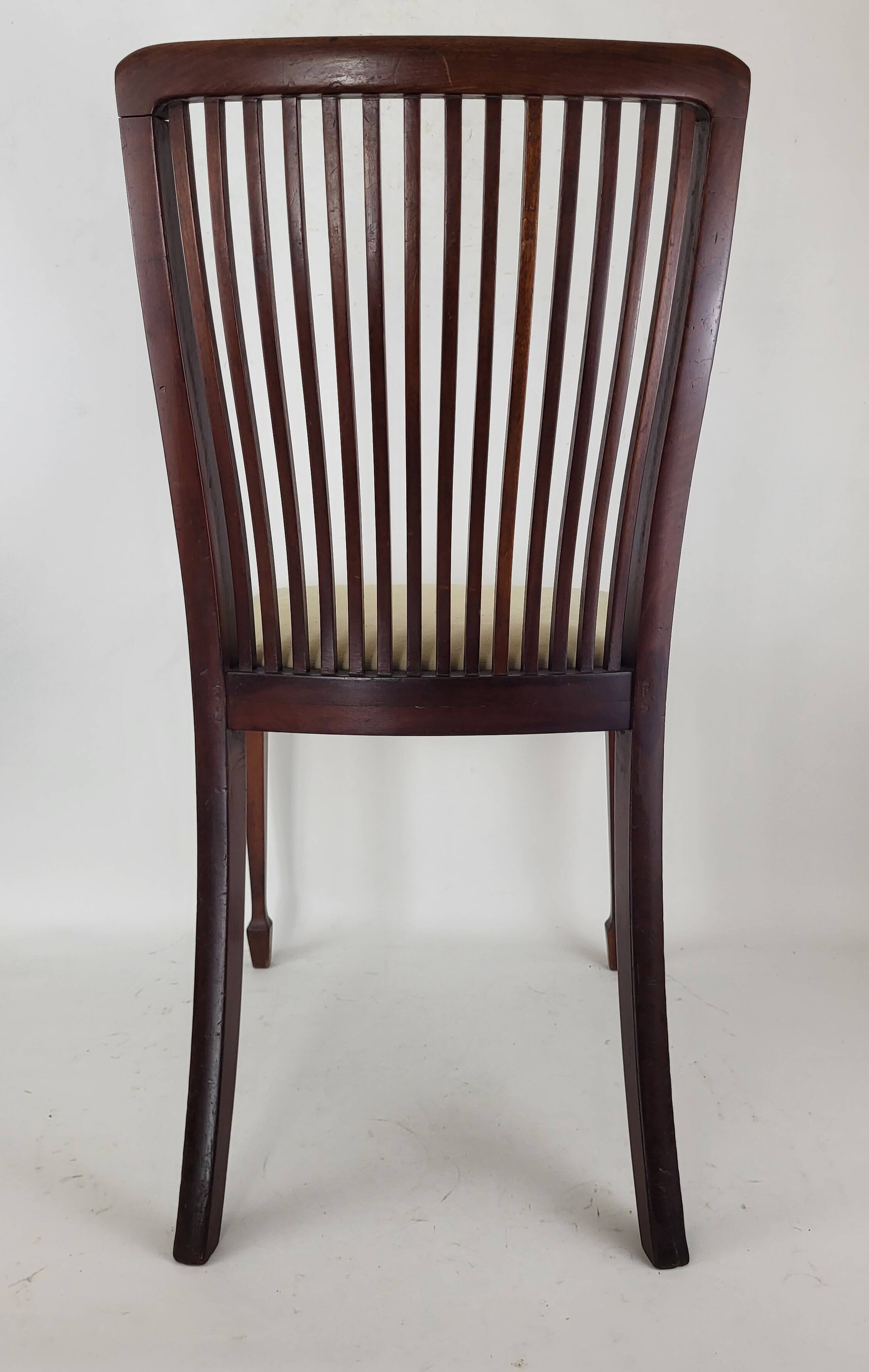 English chair with barrettes Feet "sword"