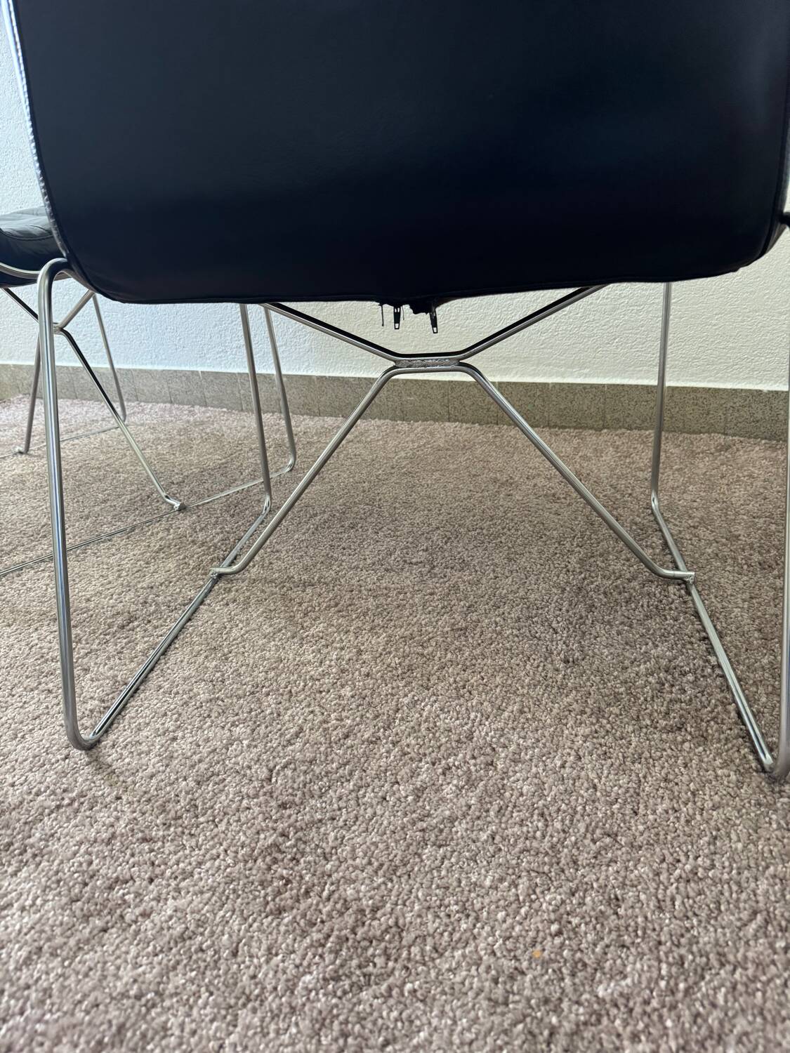 Black leather armchairs, Italian design, 70s (X2)