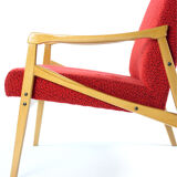 Ensemble de 2 fauteuils du milieu du siècle en hêtre clair & tissu rouge par Interier Praha, Tchécoslovaquie 1971