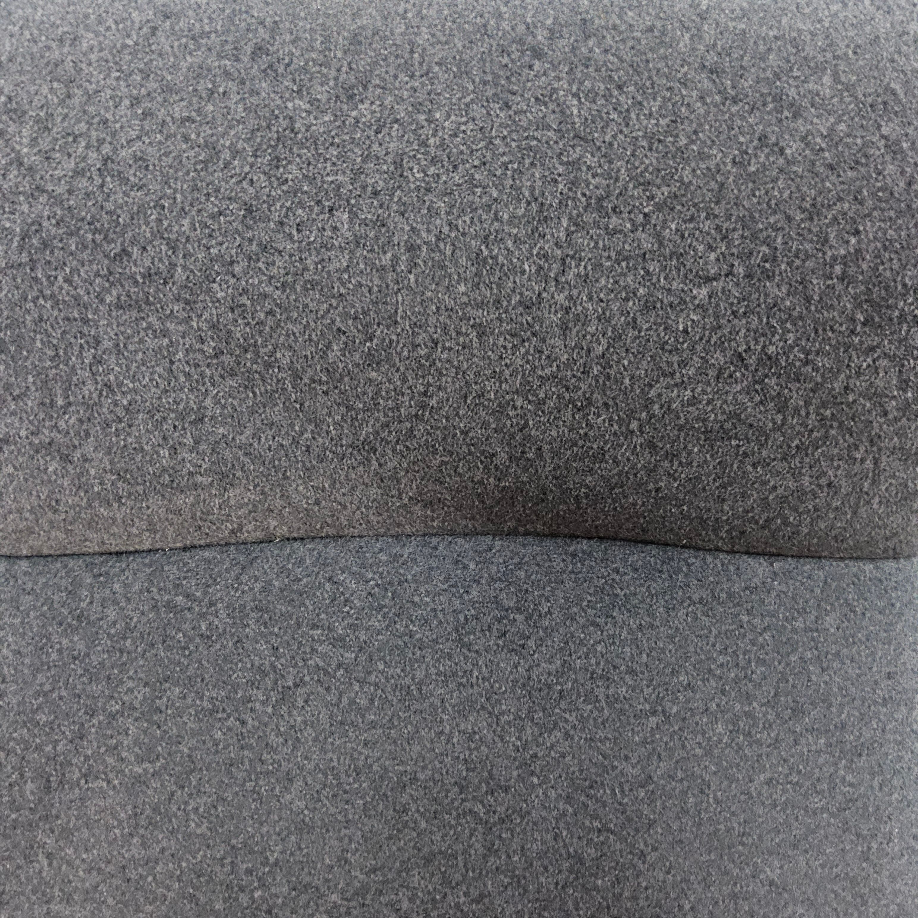 Set of 2 Arper Catifa 80 lounge chairs grey fabric / chrome