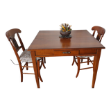 Extendable cherry table