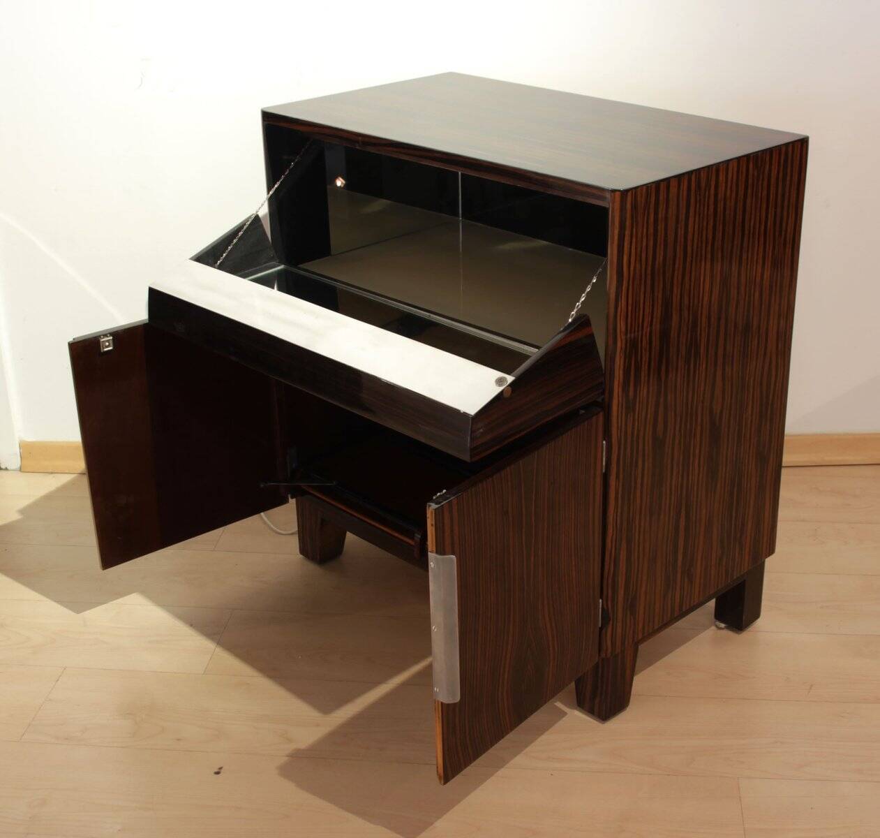 Small Art Deco Bar Cabinet, Macassar Veneer, France, circa 1930