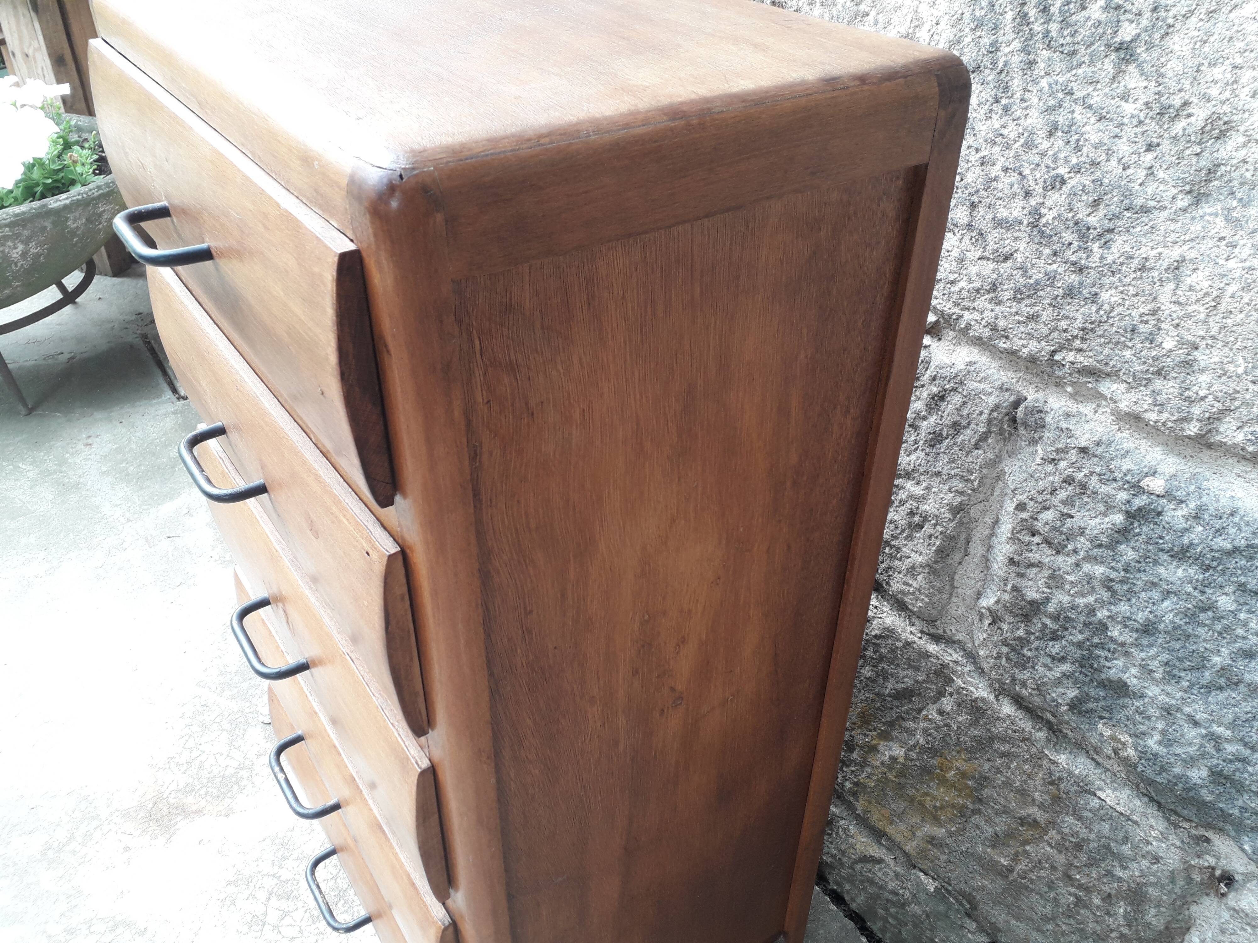 Commode à tiroirs pieds compas