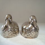 Salt and pepper shaker on silver metal tray in the shape of a duck art deco style